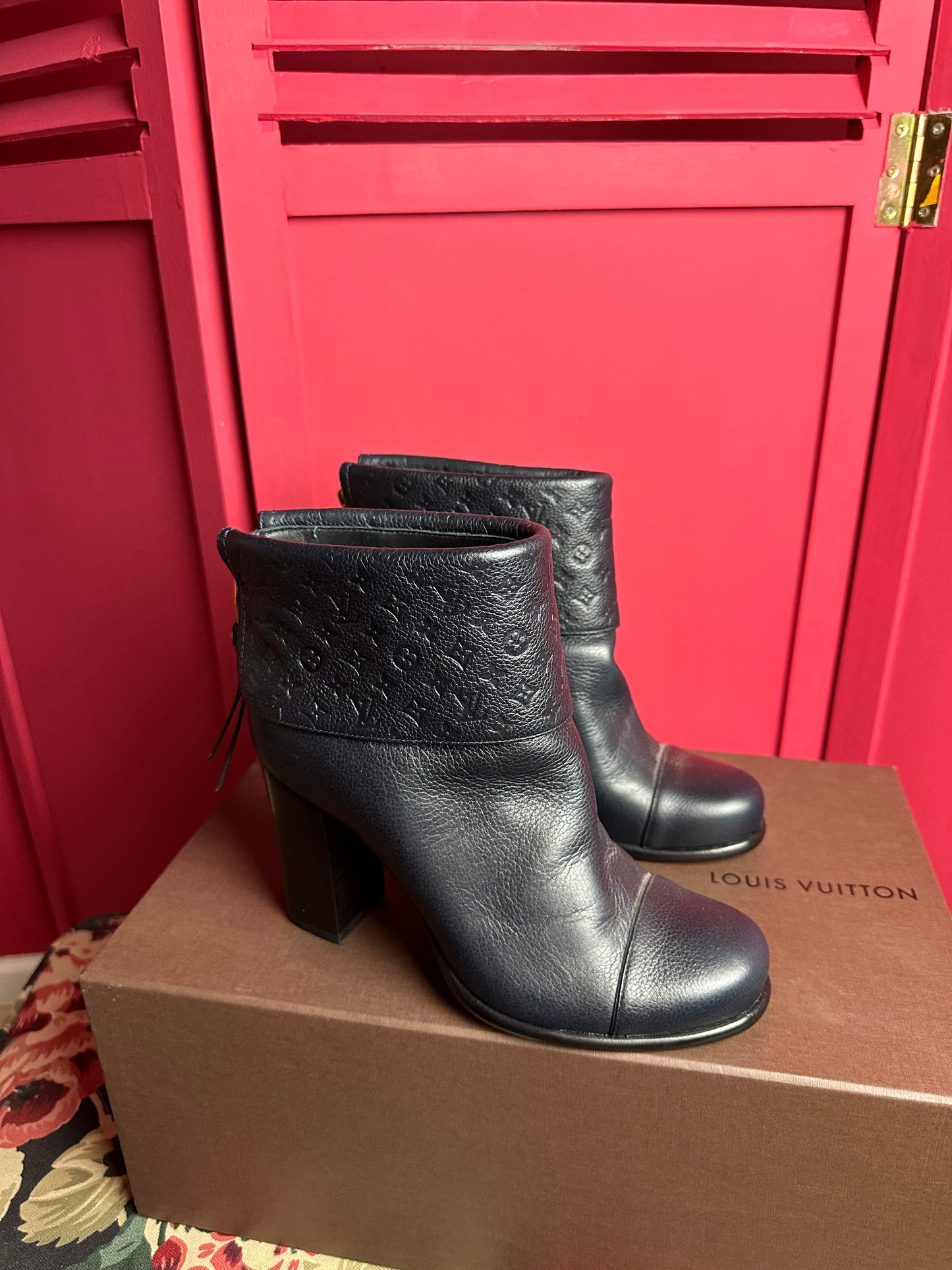 Escarpins Louis Vuitton bleu foncé
