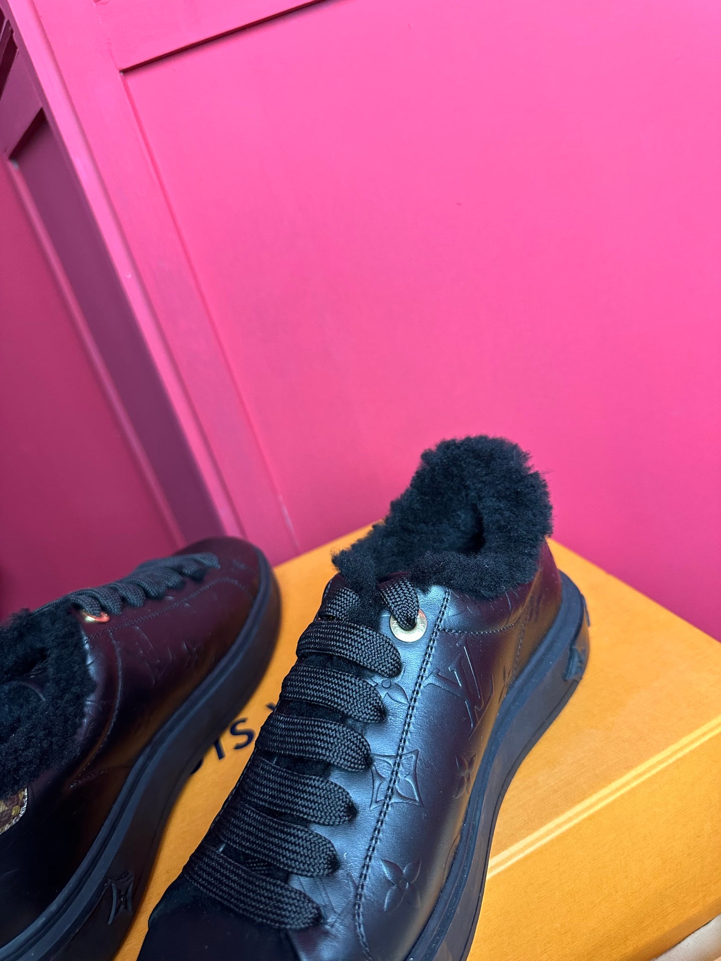Baskets Louis Vuitton noires