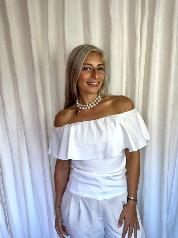 Top off shoulder ruche creme onesize