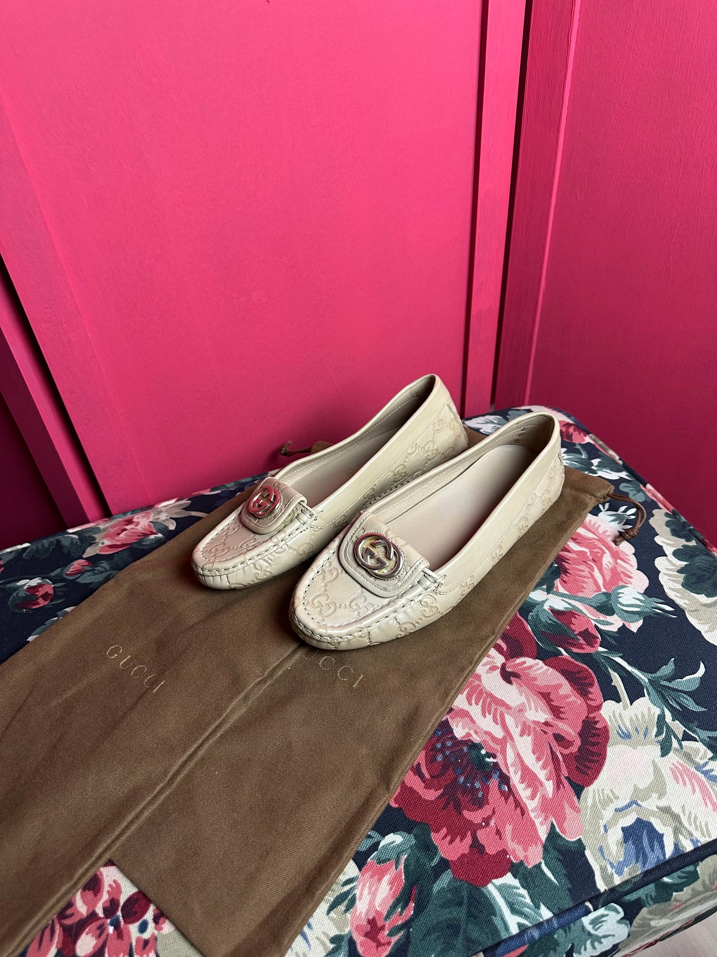 Mocassins beiges Gucci