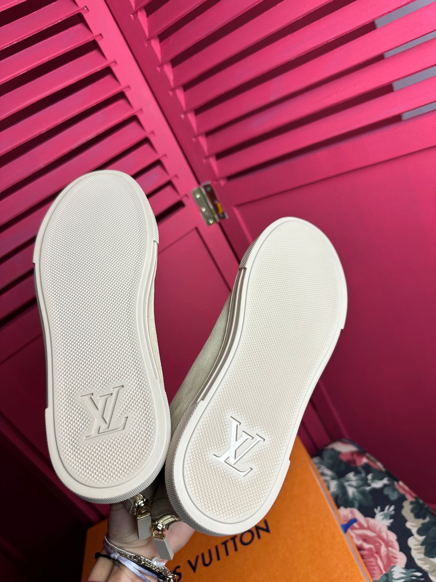 Baskets Louis Vuitton beiges