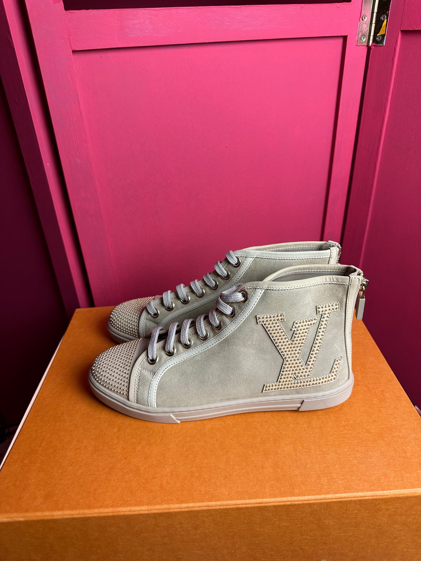 Baskets Louis Vuitton beiges