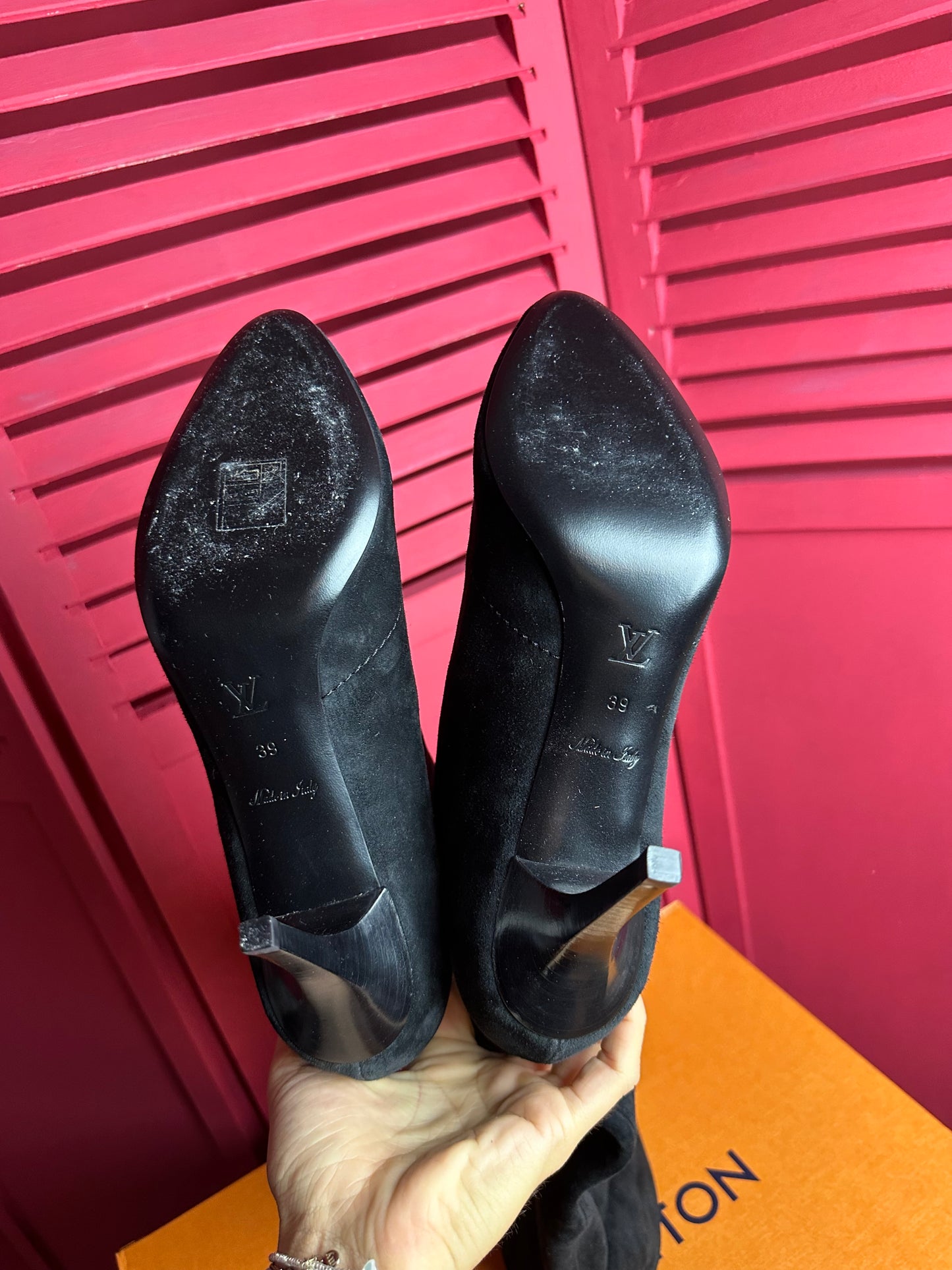 Bottes en daim Louis Vuitton noir/imprimé panthère