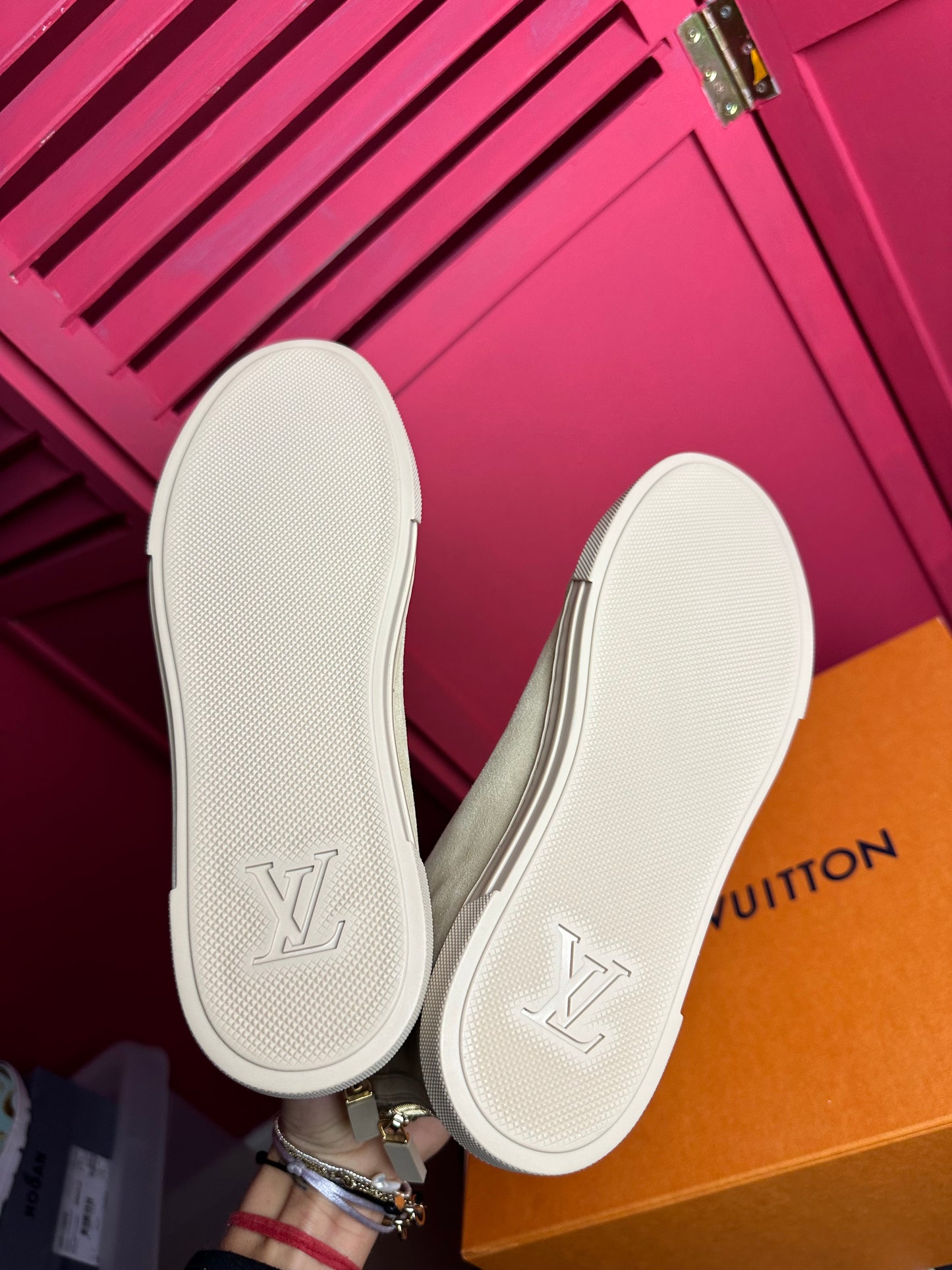 Baskets Louis Vuitton beiges