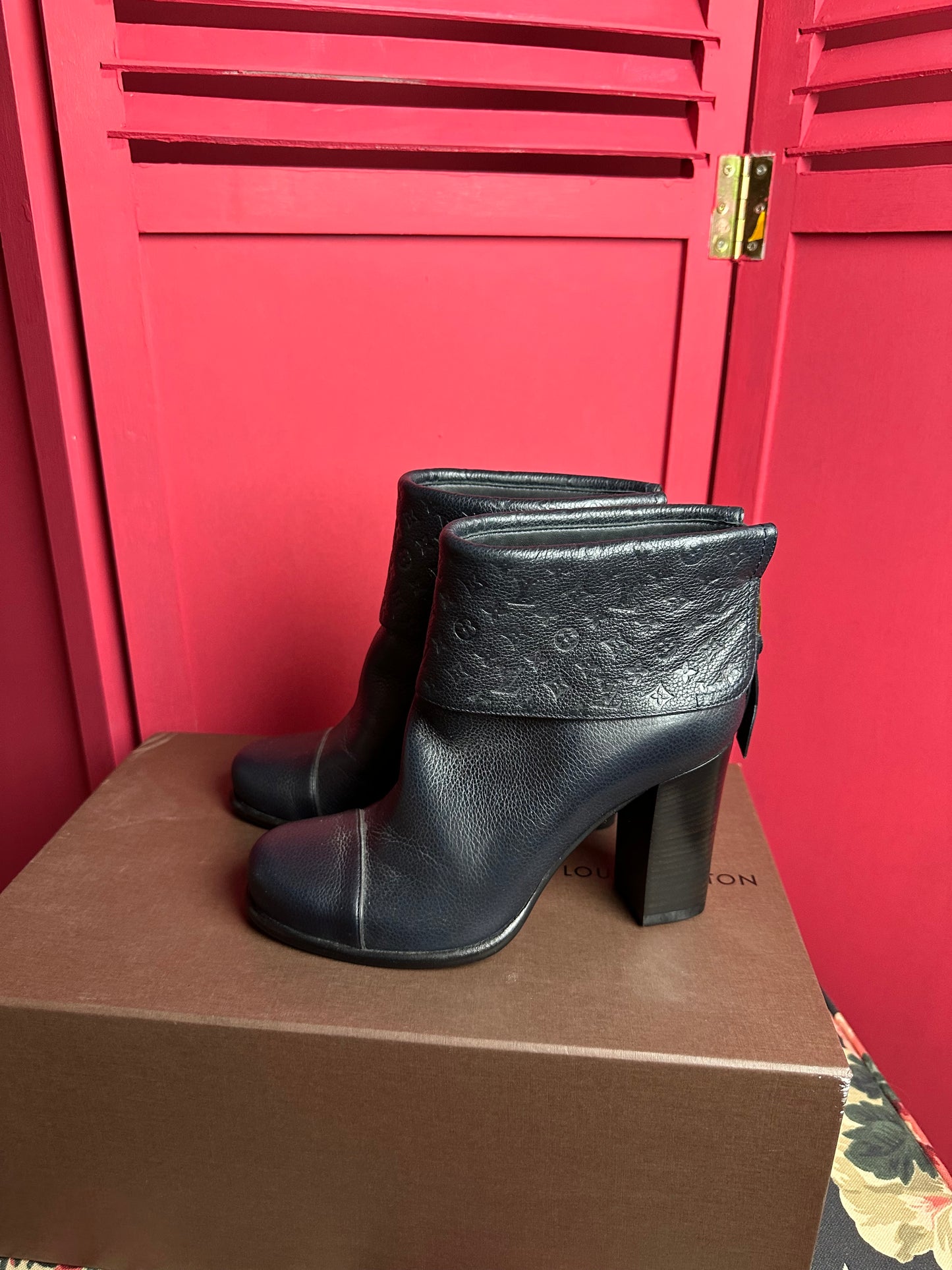 Escarpins Louis Vuitton bleu foncé