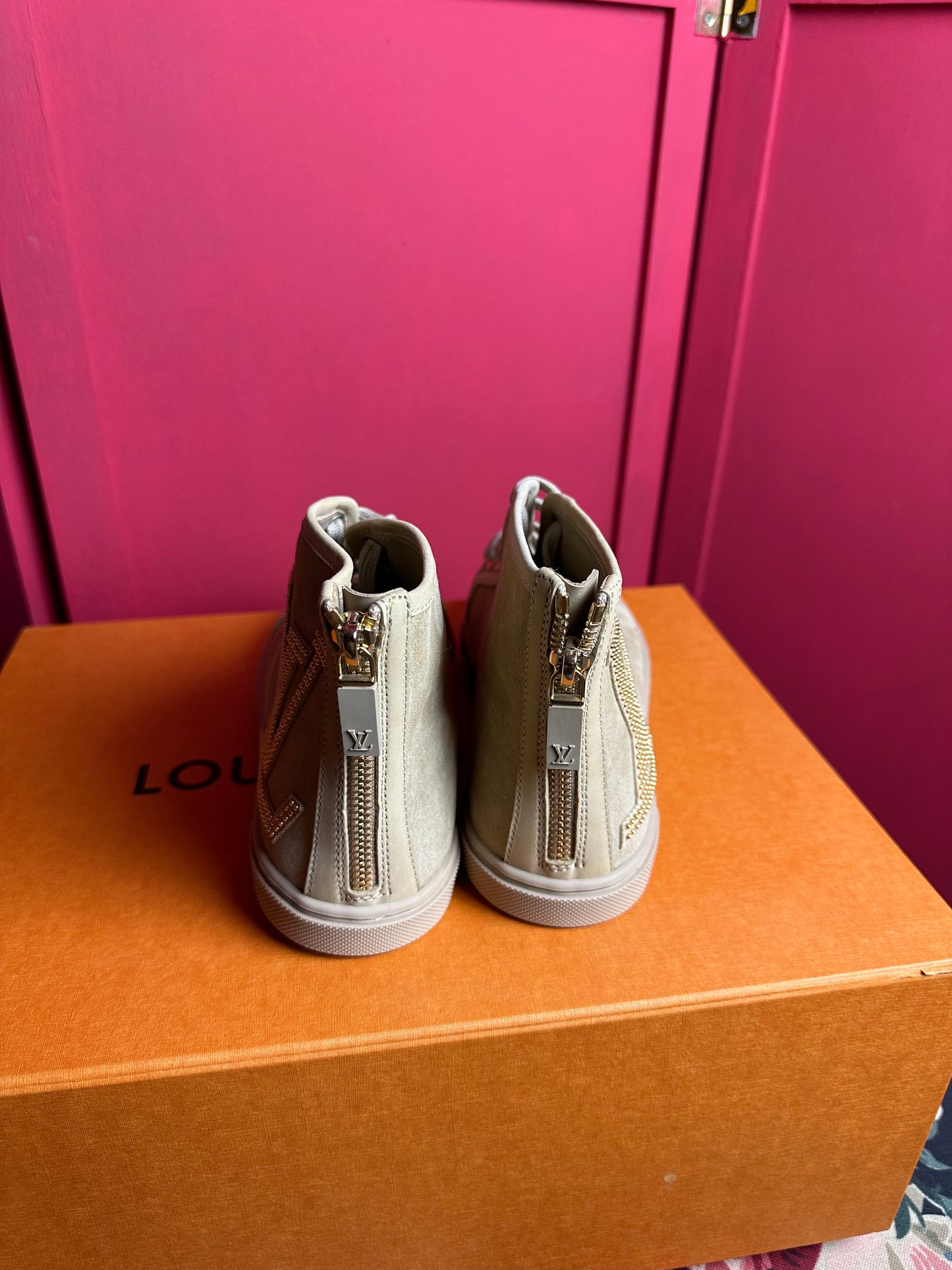 Baskets Louis Vuitton beiges