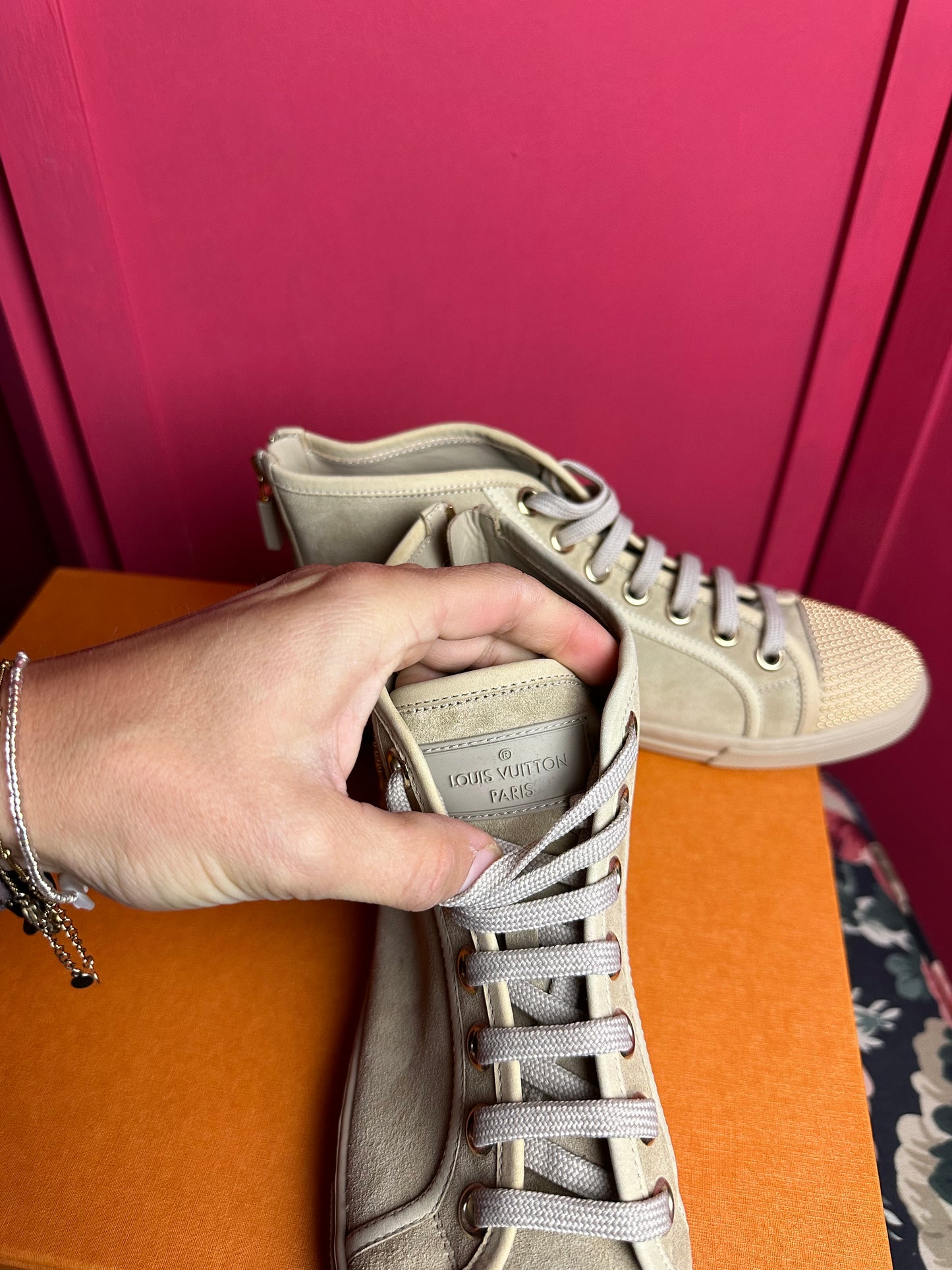 Baskets Louis Vuitton beiges
