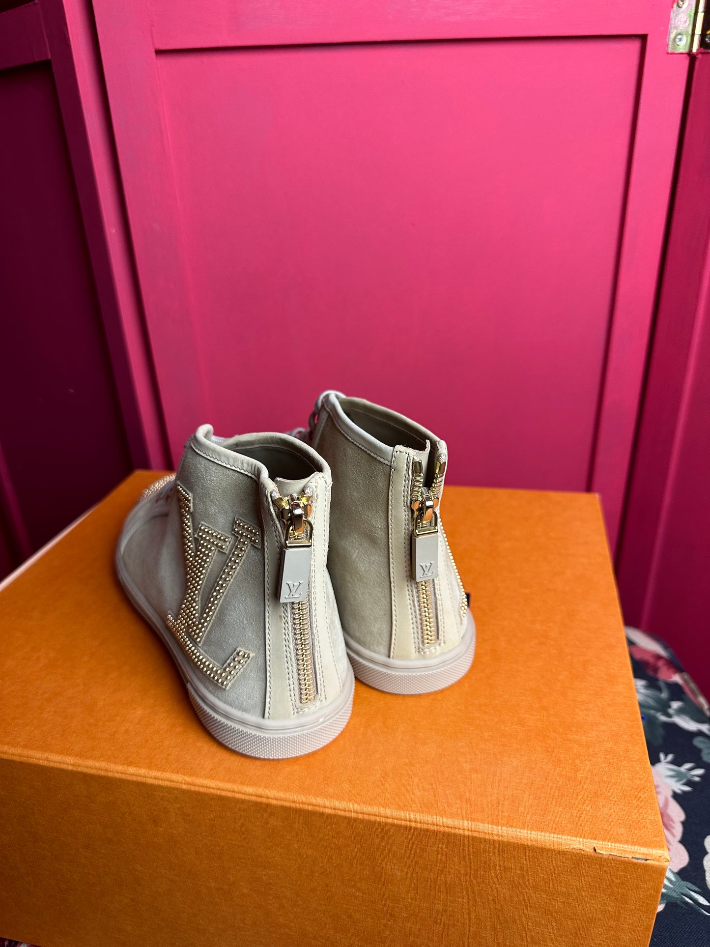 Baskets Louis Vuitton beiges
