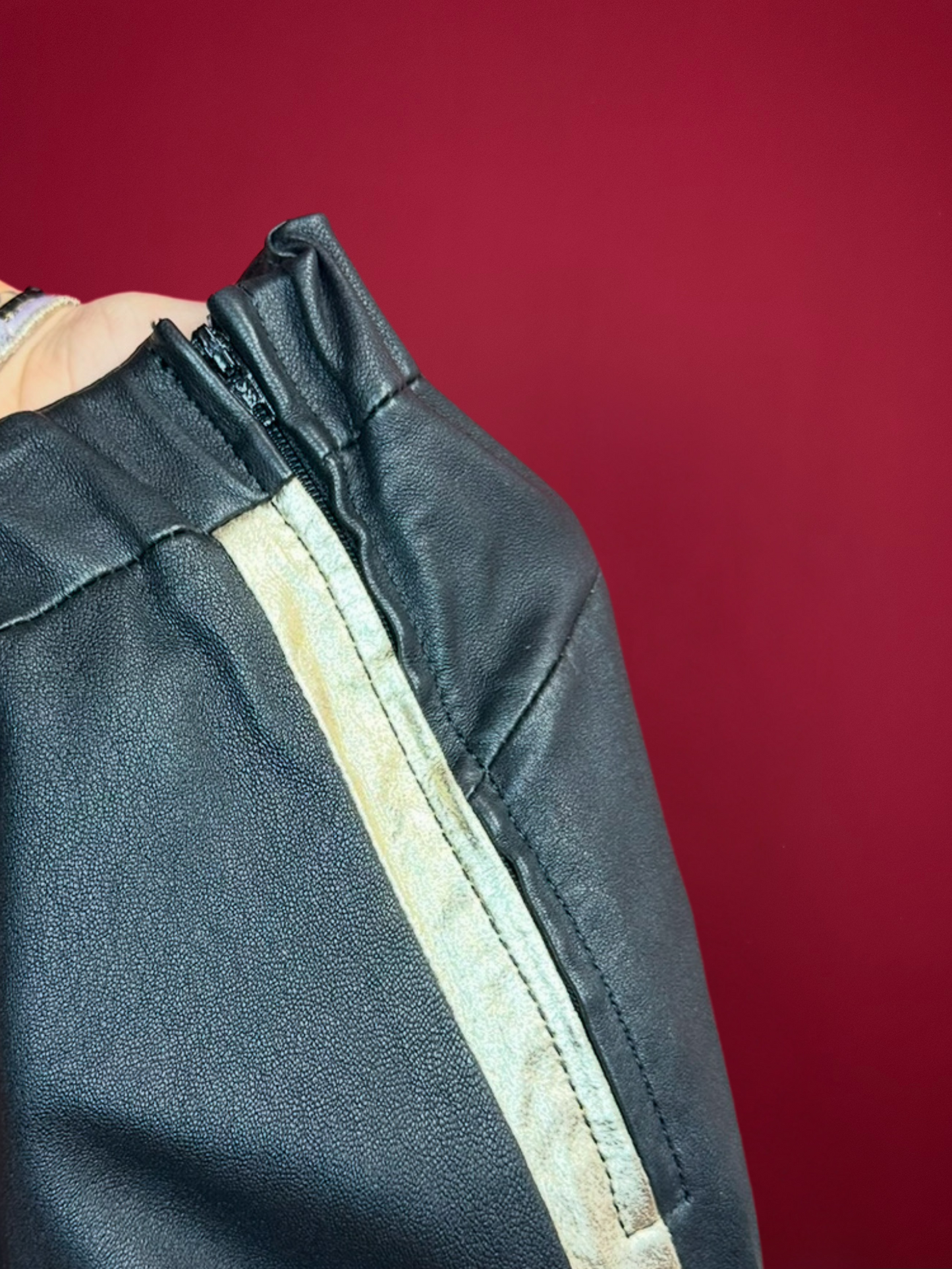 Pantalon en cuir Arma noir, or