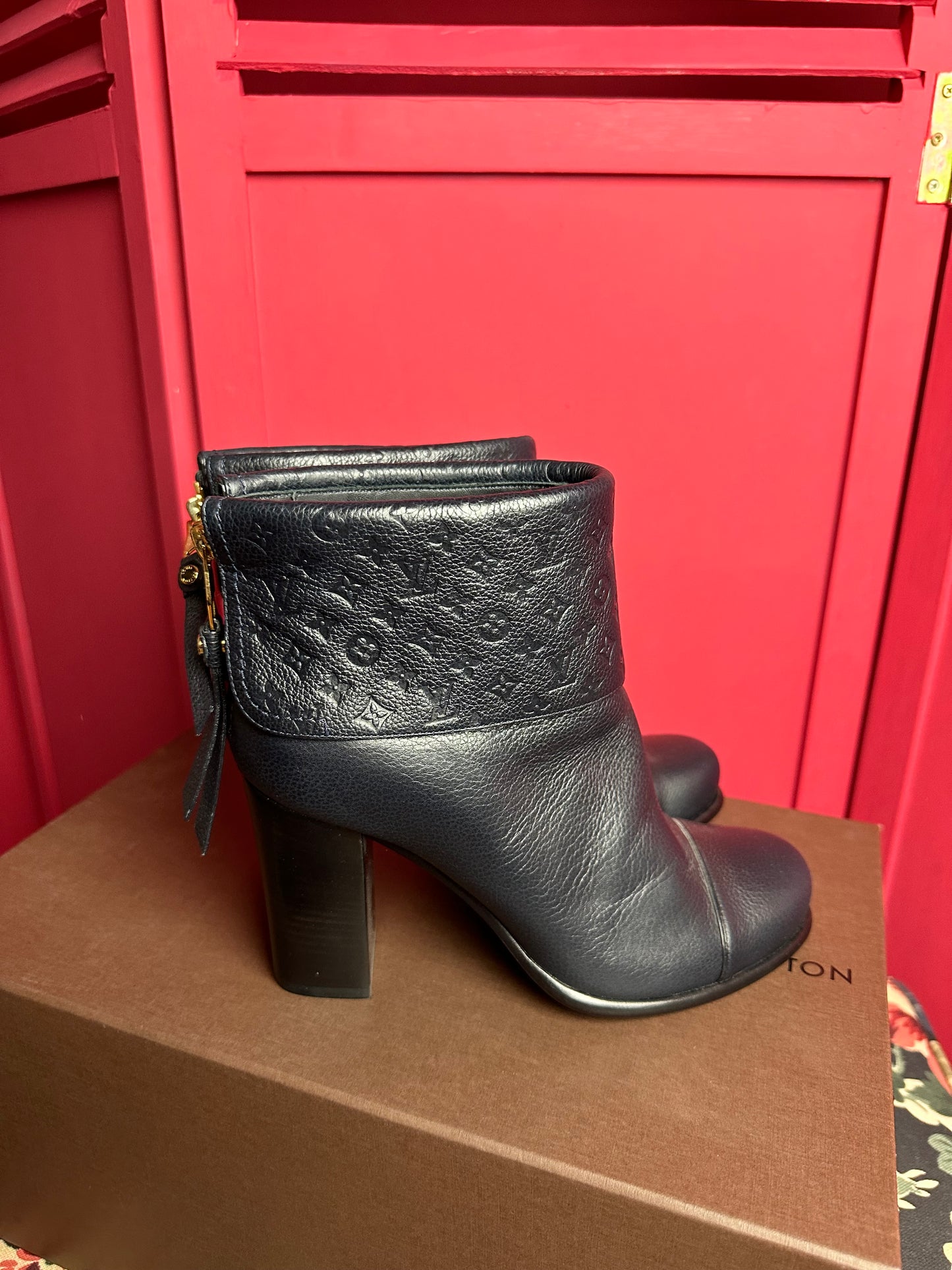 Escarpins Louis Vuitton bleu foncé