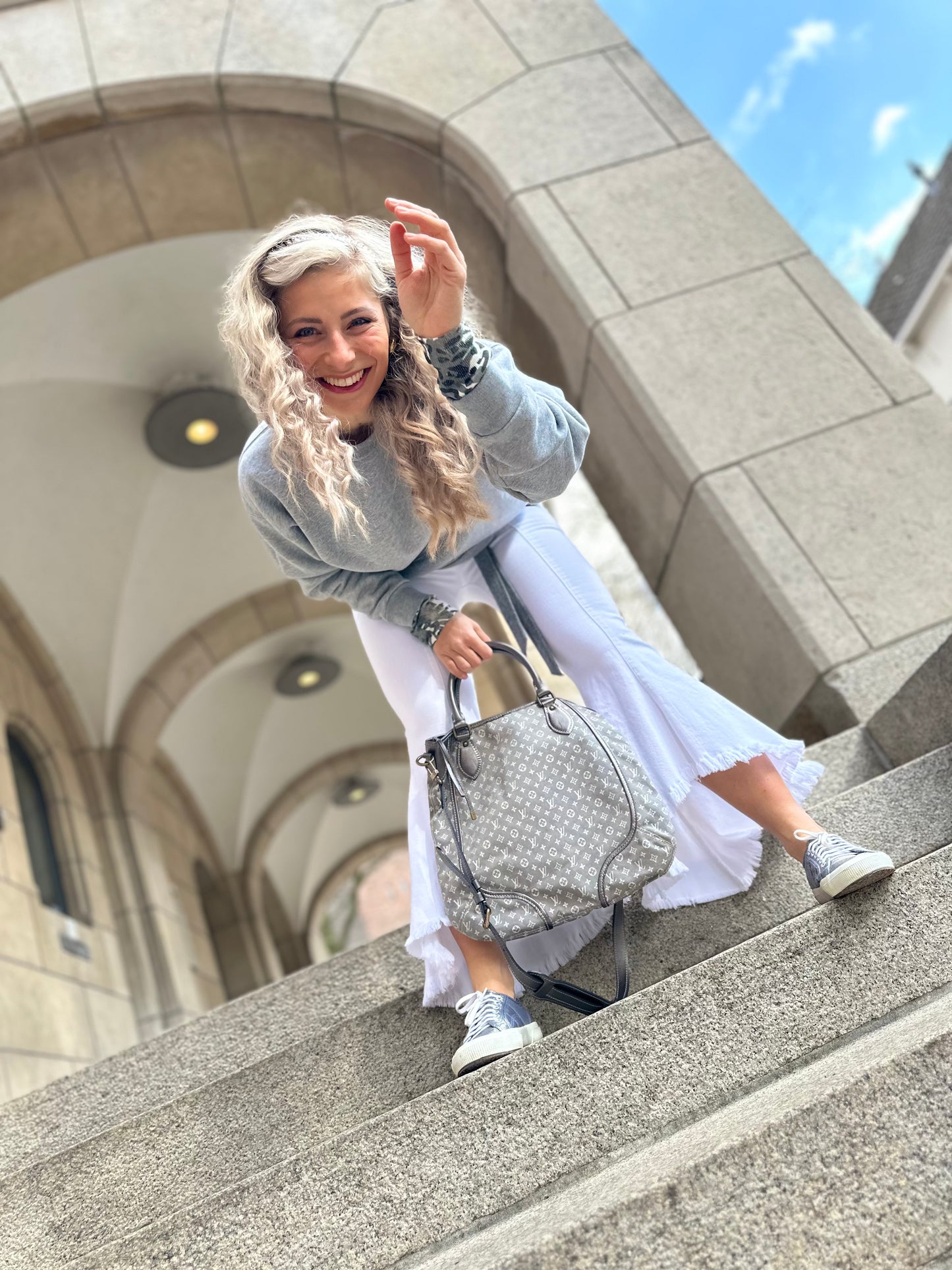 Tas Louis Vuitton grijs