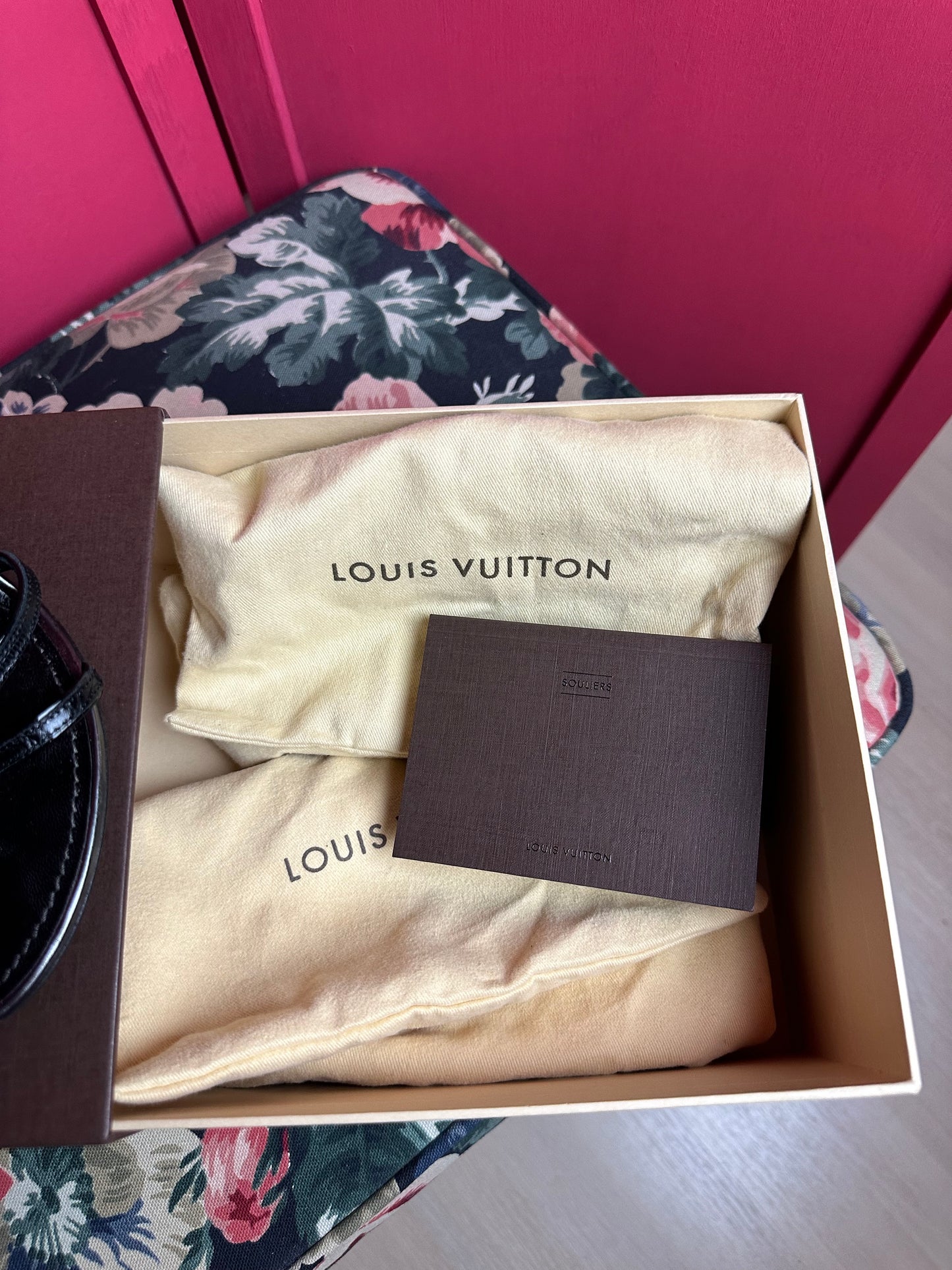 Escarpins compensés papillon Louis Vuitton noirs