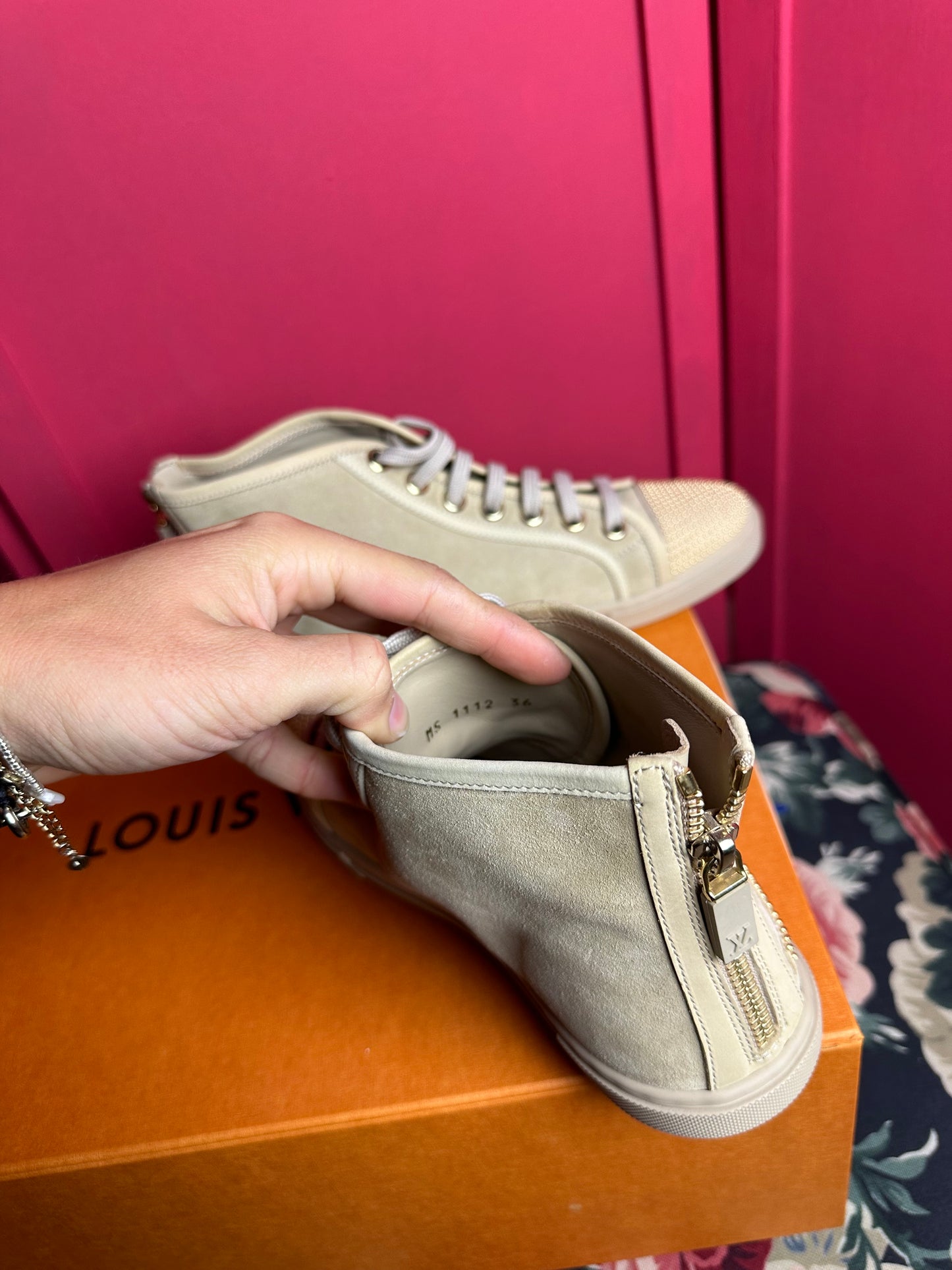 Baskets Louis Vuitton beiges