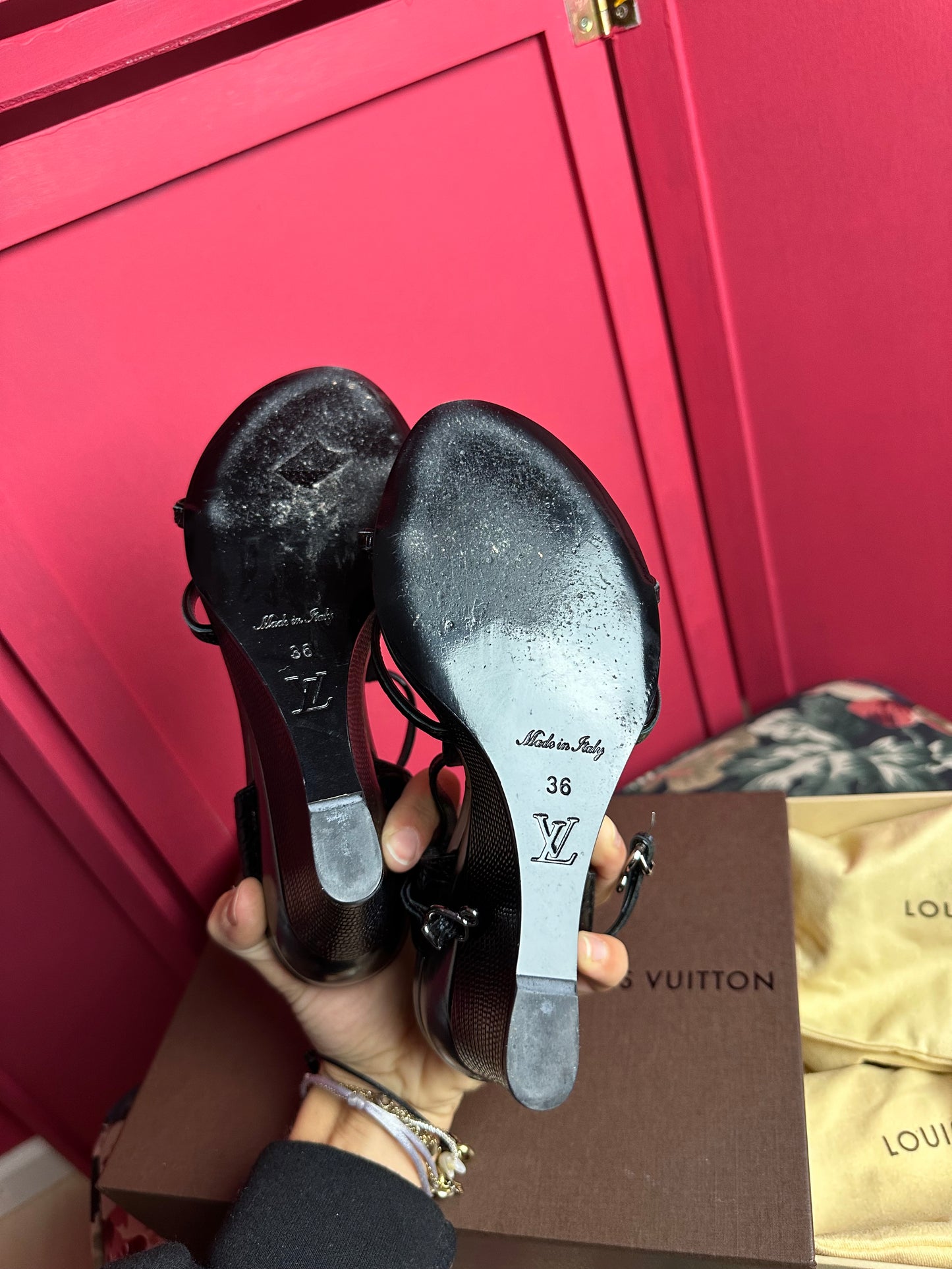 Escarpins compensés papillon Louis Vuitton noirs