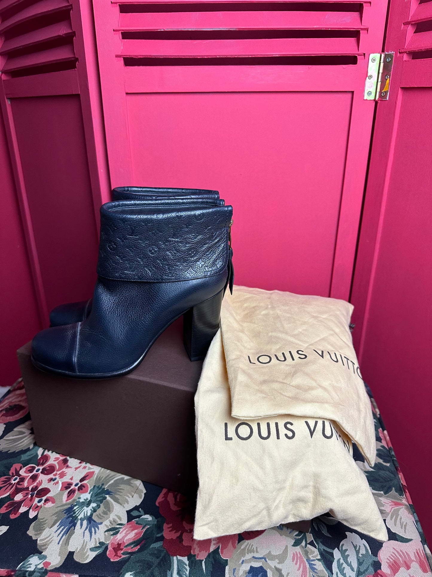 Escarpins Louis Vuitton bleu foncé