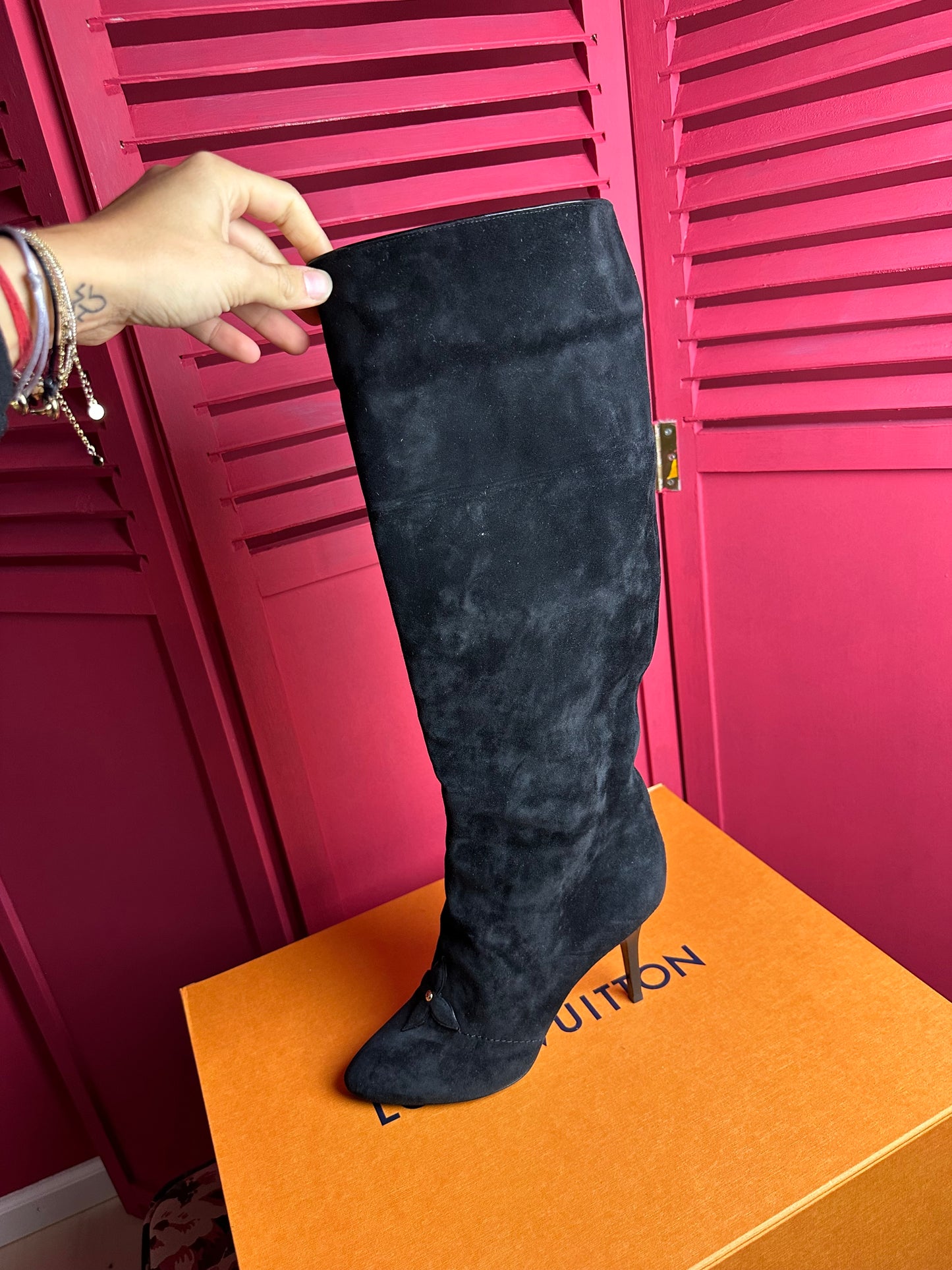 Bottes en daim Louis Vuitton noir/imprimé panthère