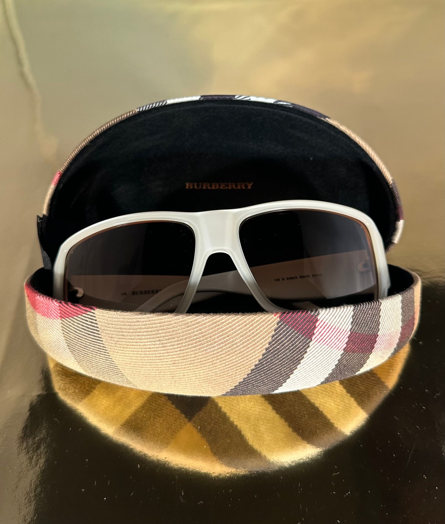 Lunettes de soleil oversize Burberry crème