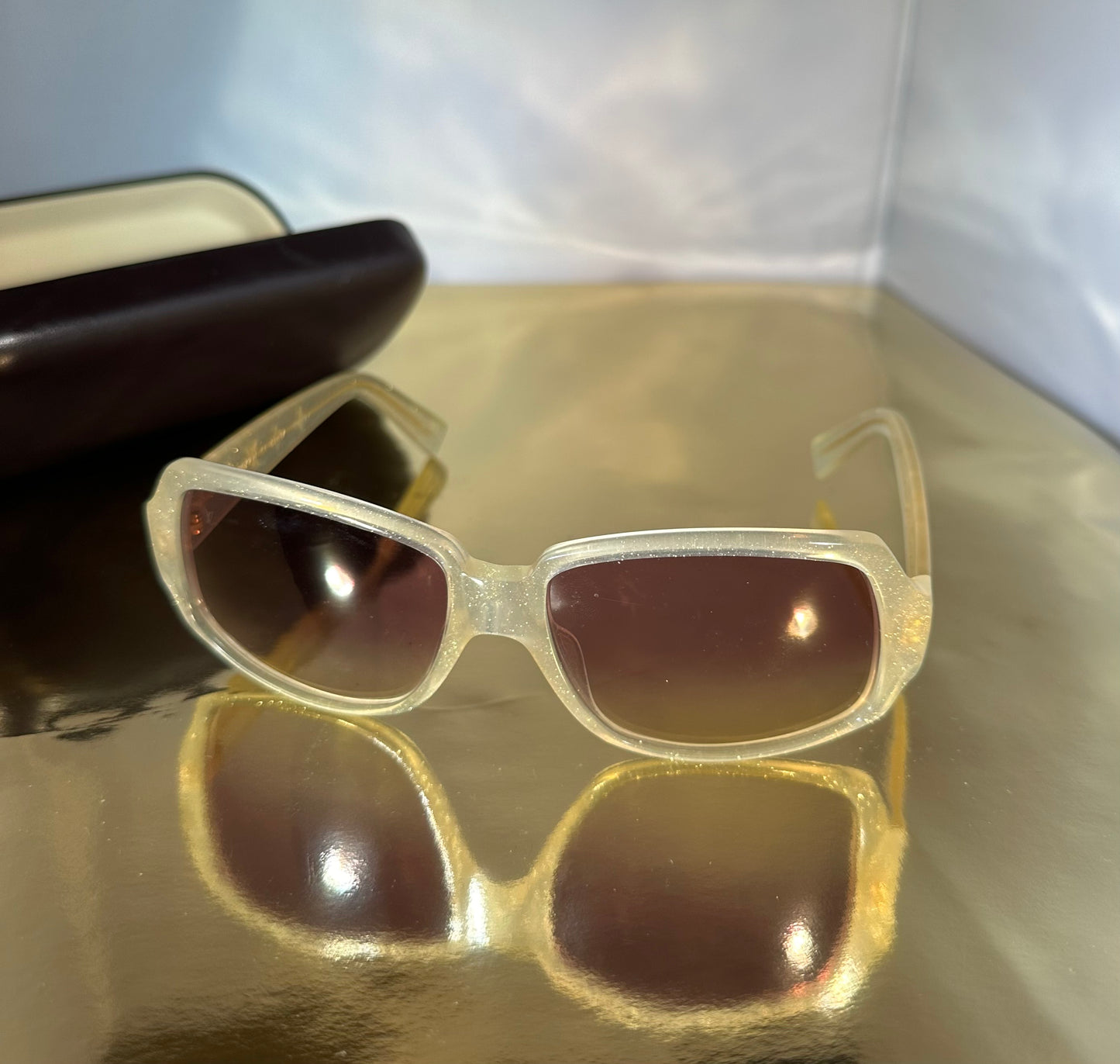 Lunettes de soleil Louis Vuitton crème