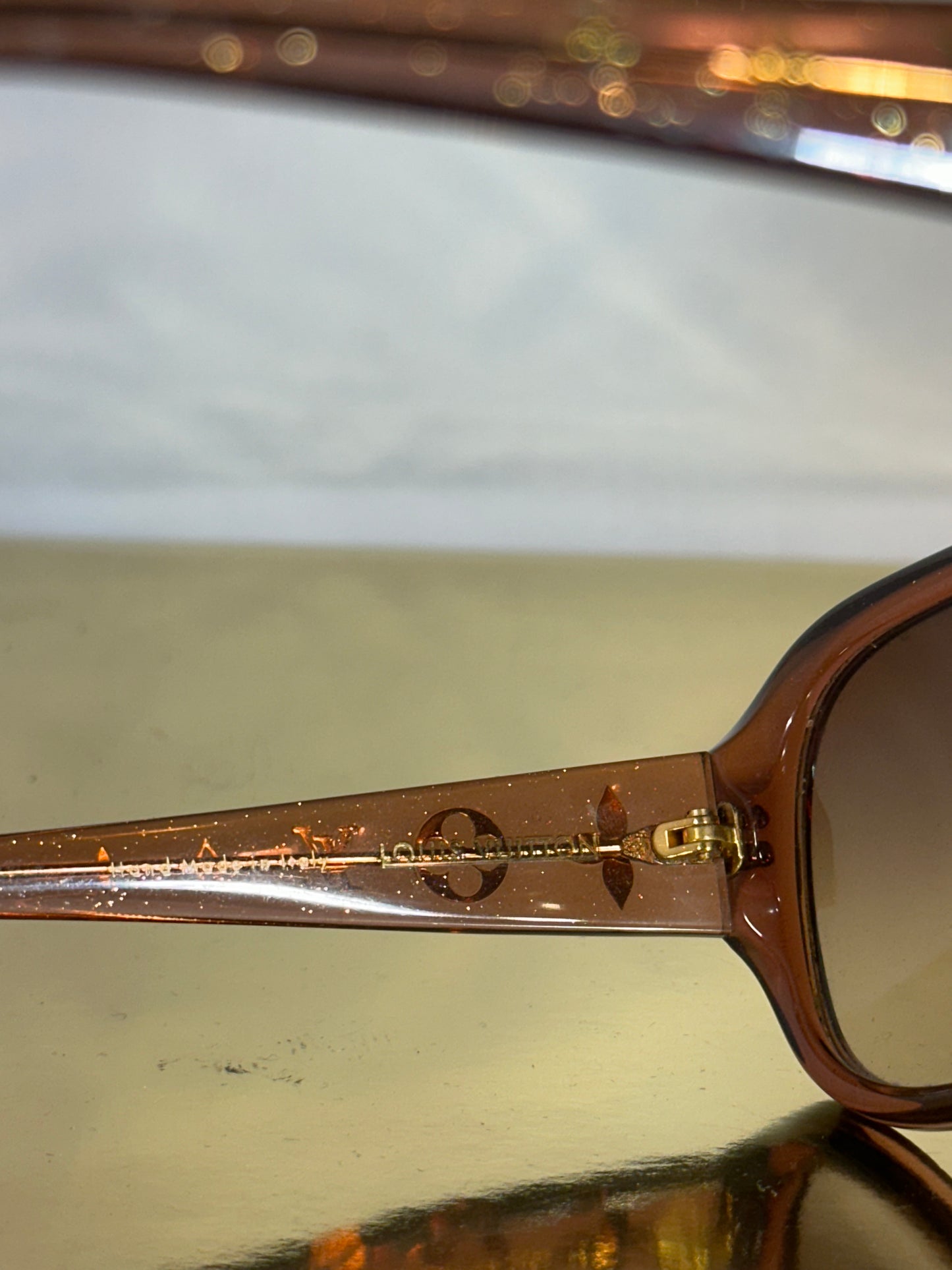 Zonnebril Louis Vuitton Obsession GM bruin glitters