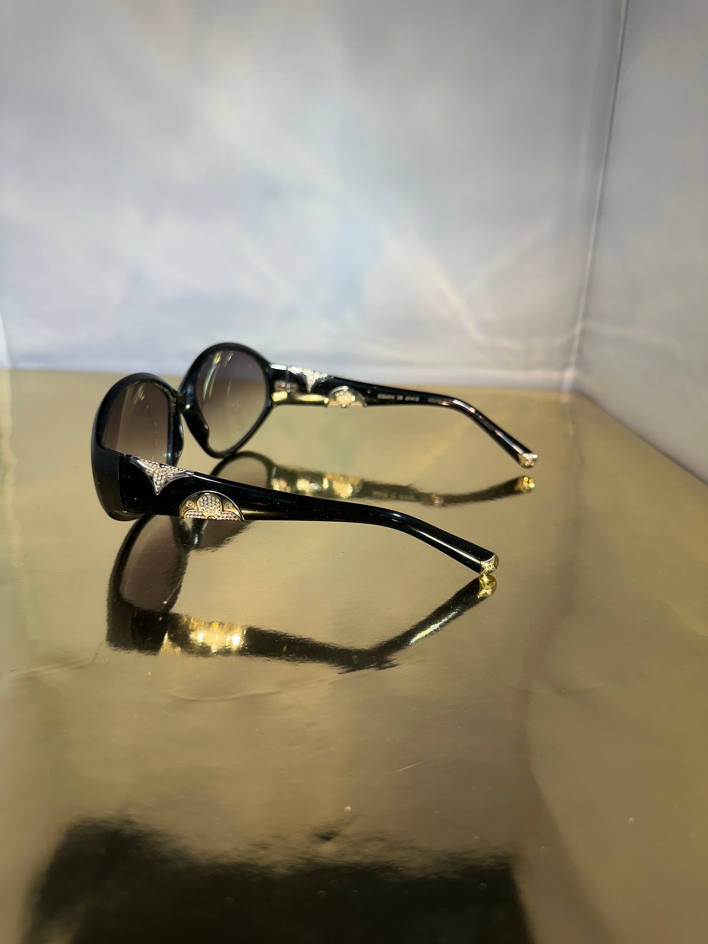 Zonnebril Louis Vuitton zwart - Iris PM