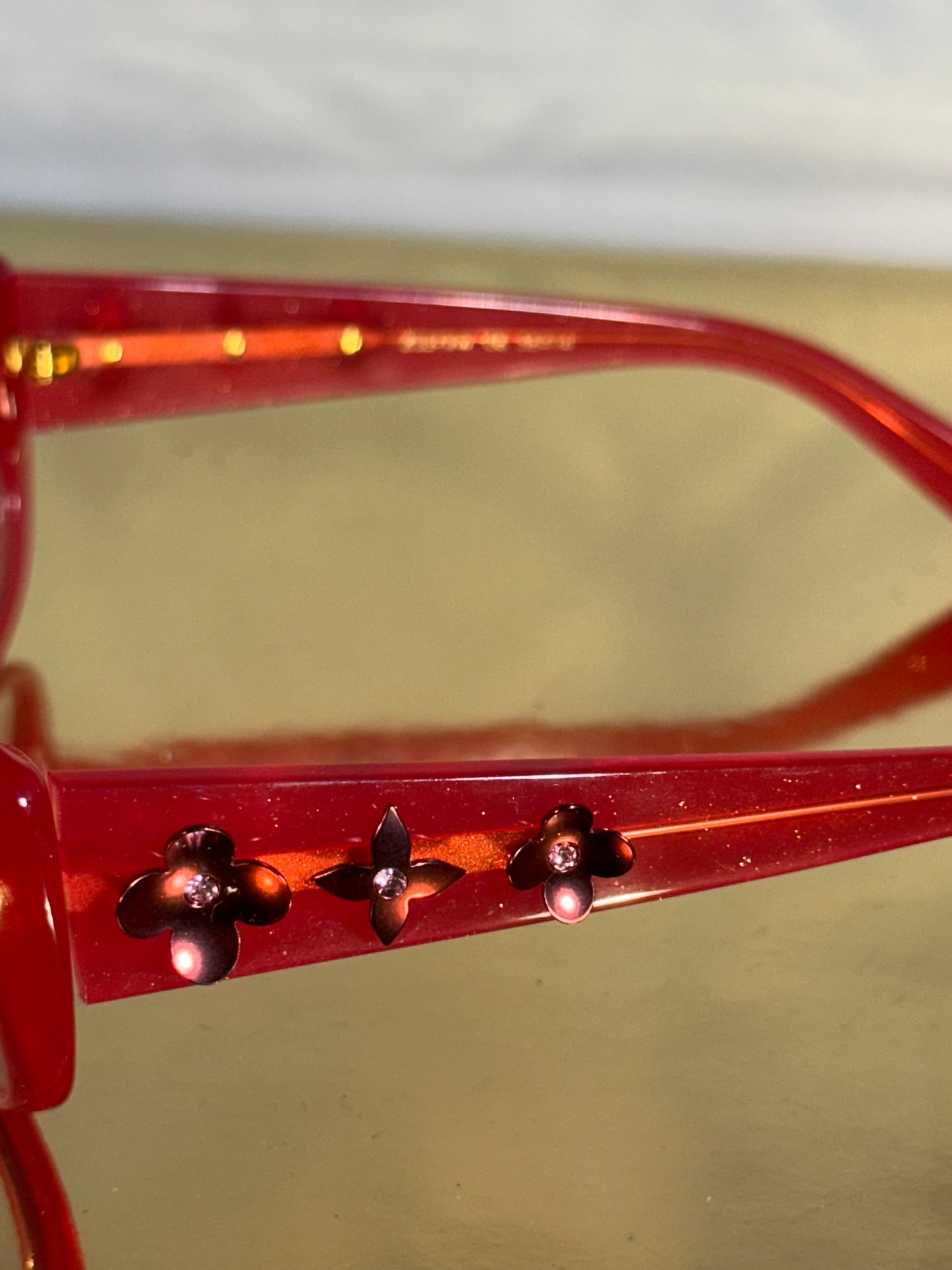 Zonnebril Louis Vuitton Fleur de Monogram rood
