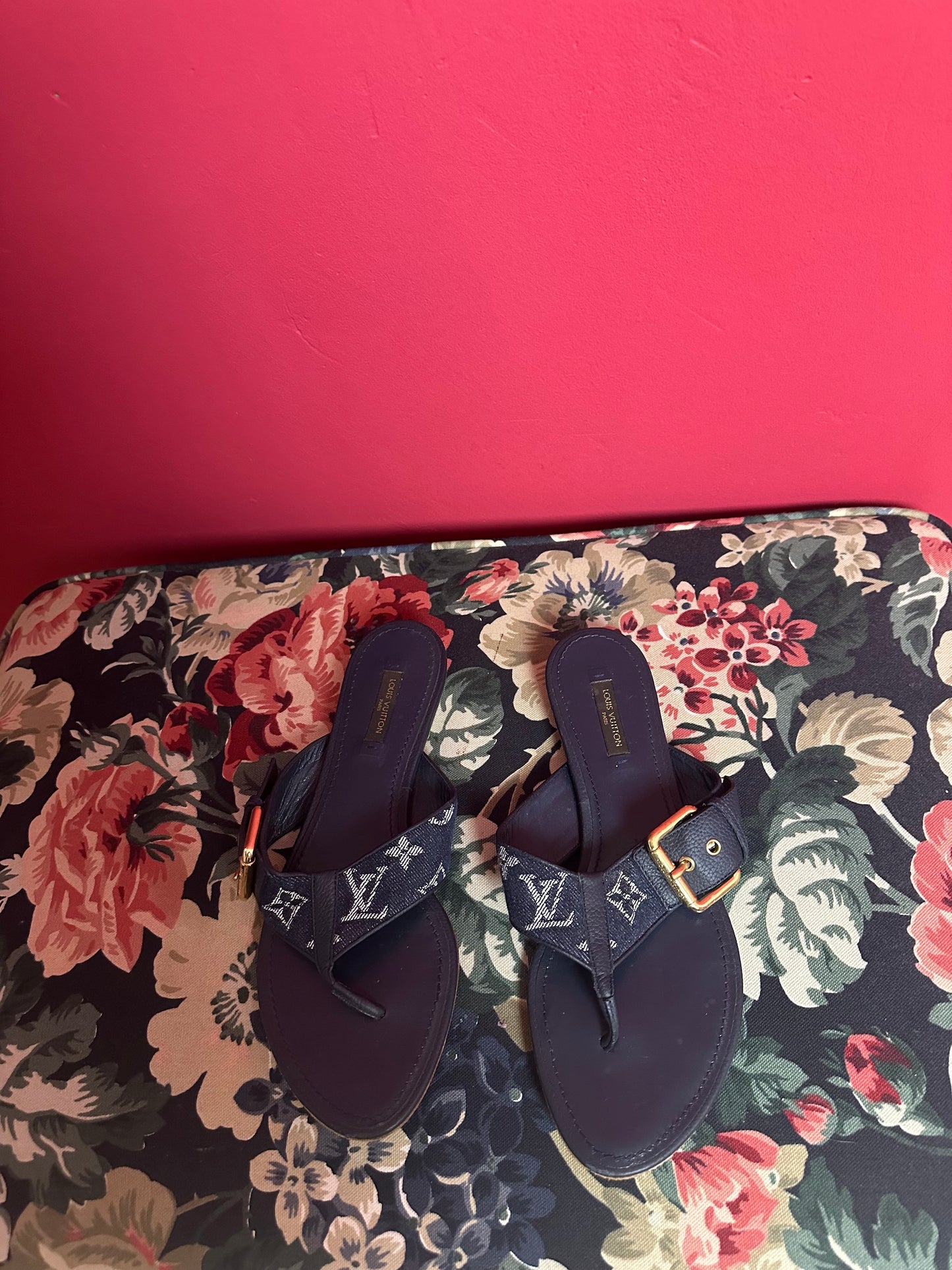 Louis Vuitton denim Monogram Formentera Thong Sandals - Maat 39