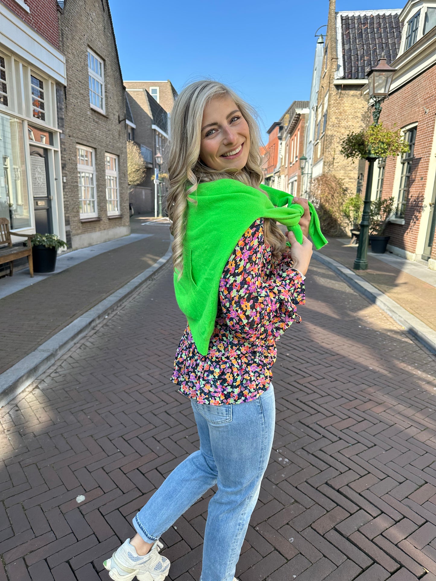 Pull Brodie Cachemire vert fluo