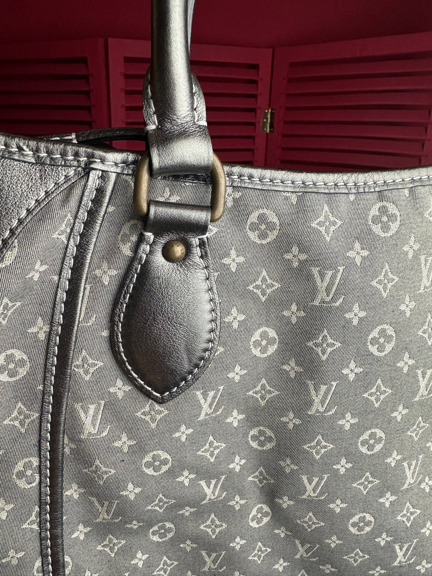 Tas Louis Vuitton grijs