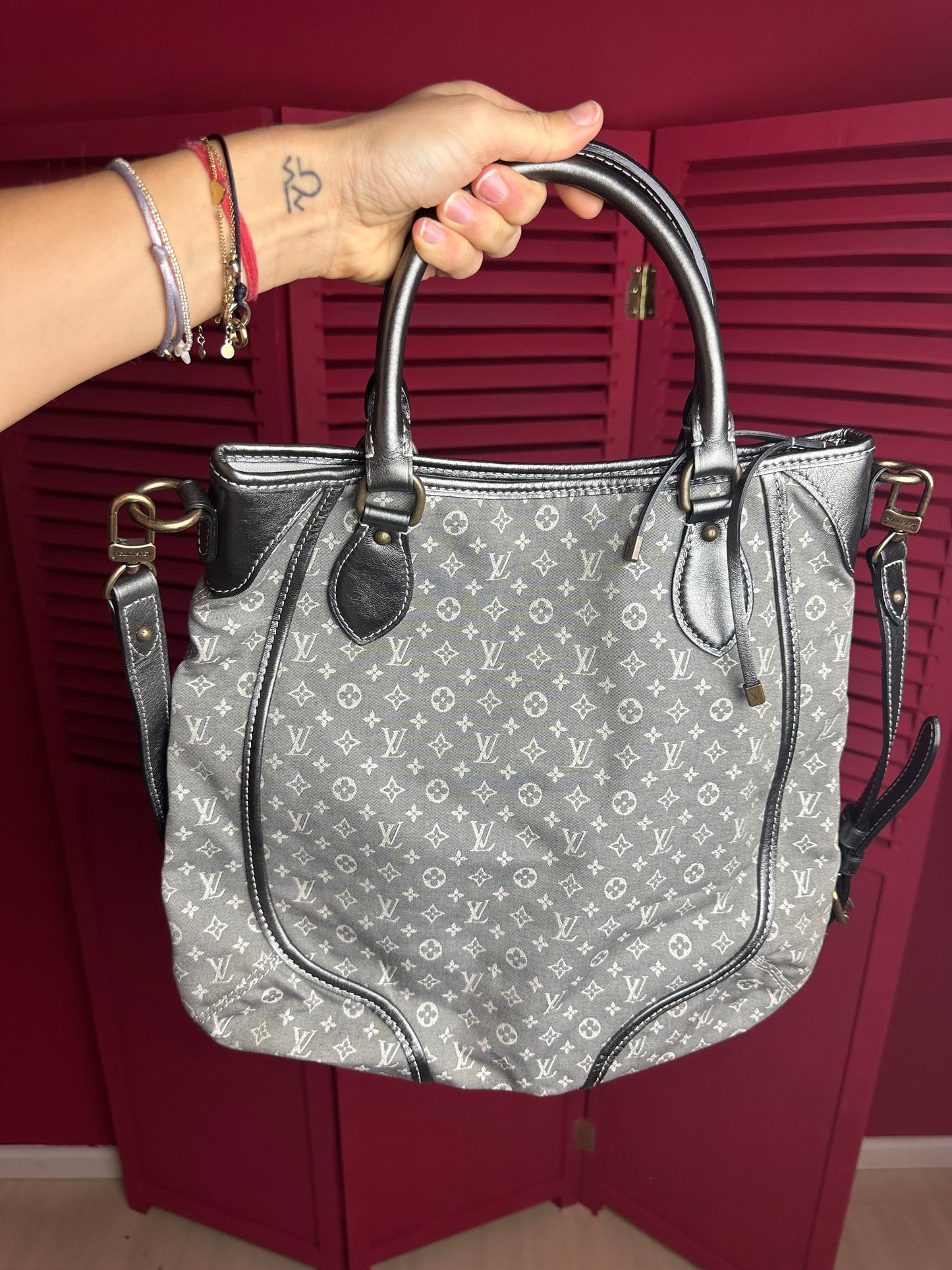 Tas Louis Vuitton grijs