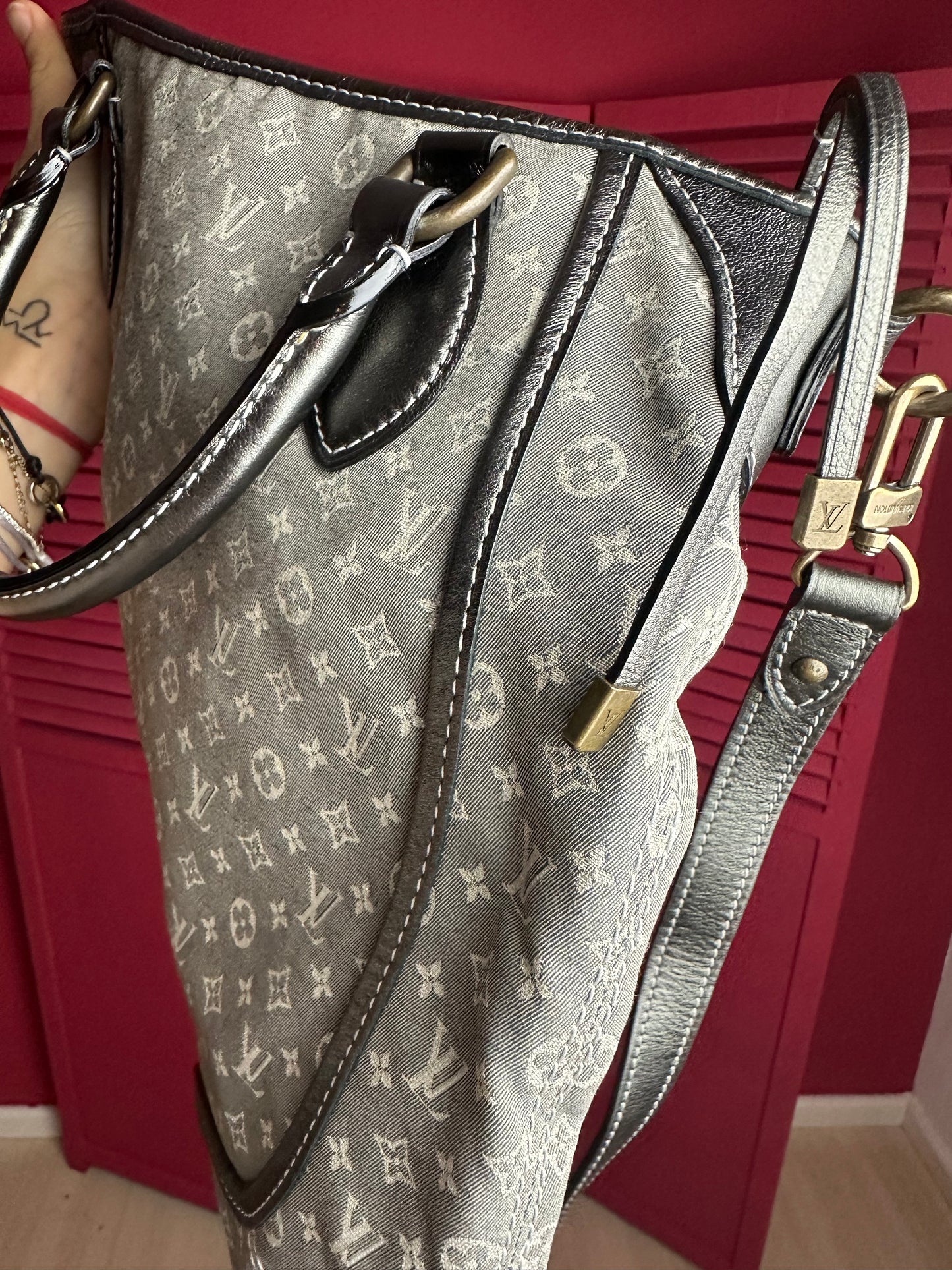 Tas Louis Vuitton grijs