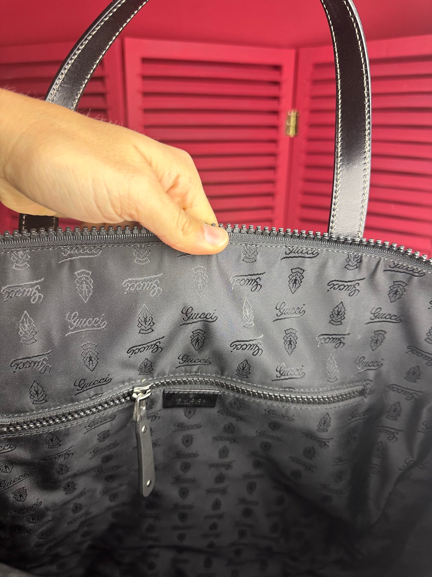 Gucci emblem tote bag zwart