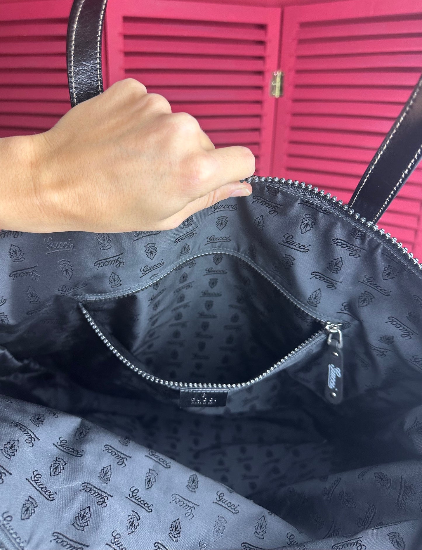 Gucci emblem tote bag zwart