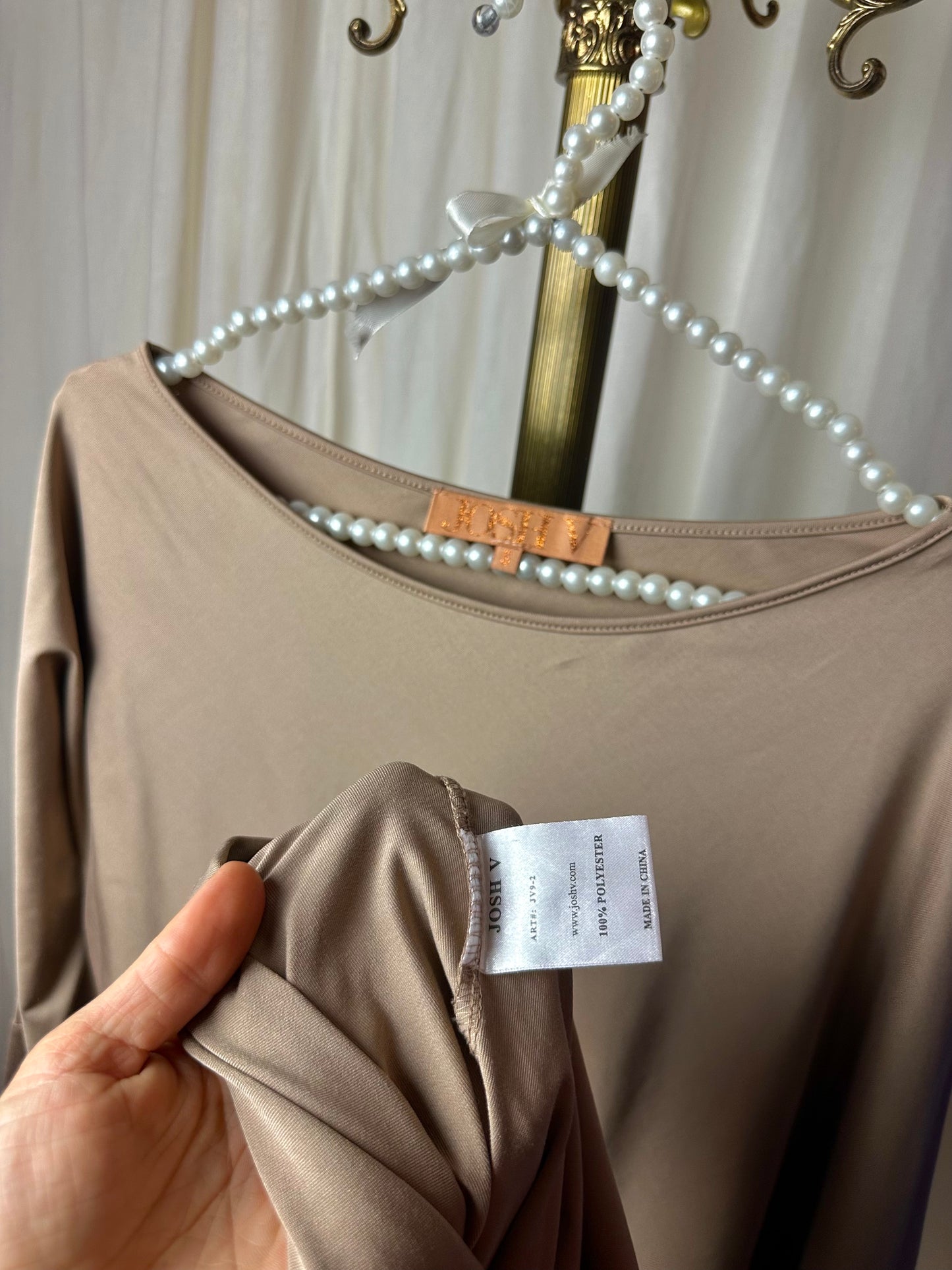 Jurk Josh V one shoulder glanzend beige maat S