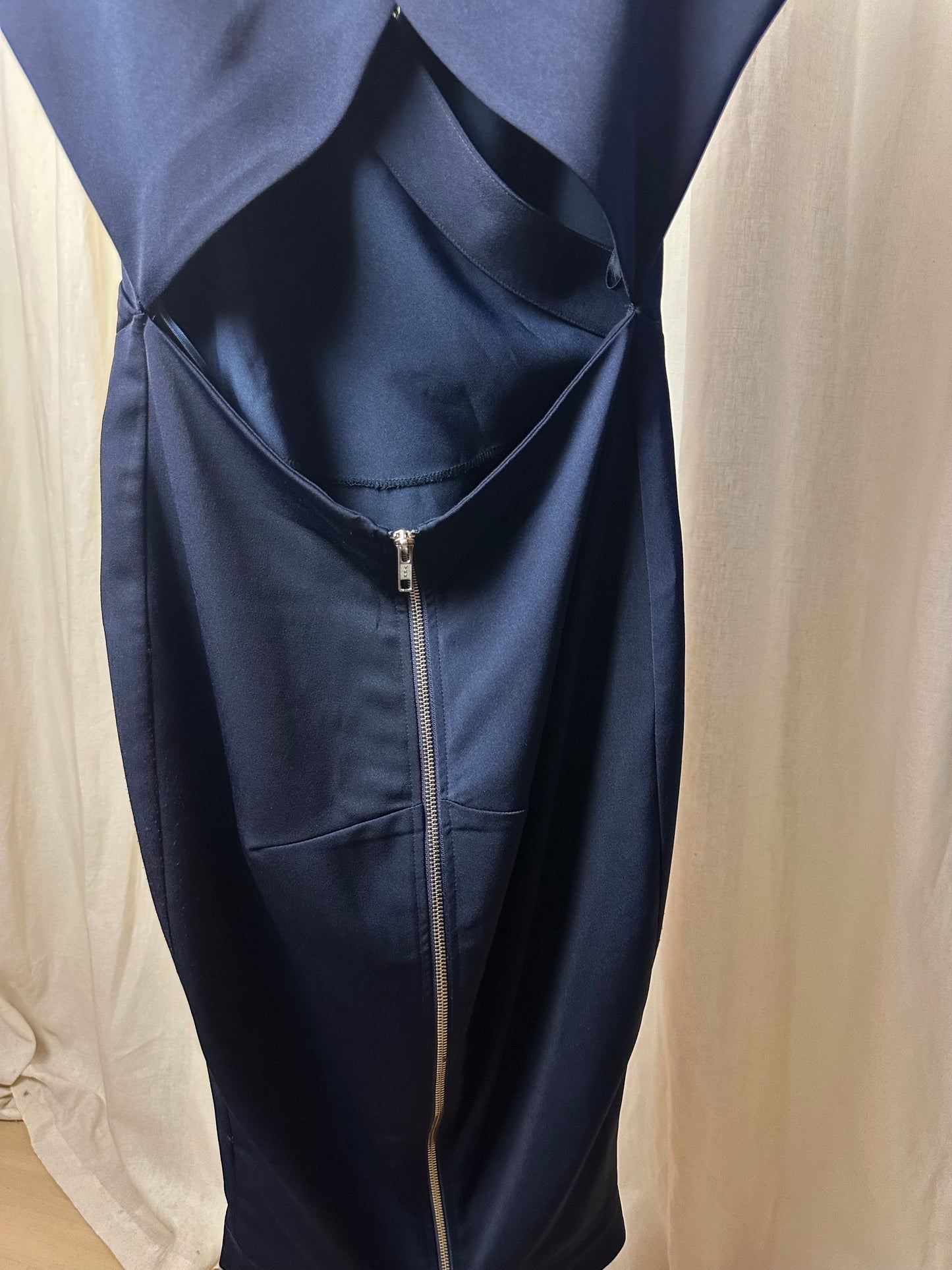 Jurk Nikkie open rug donkerblauw maat 36