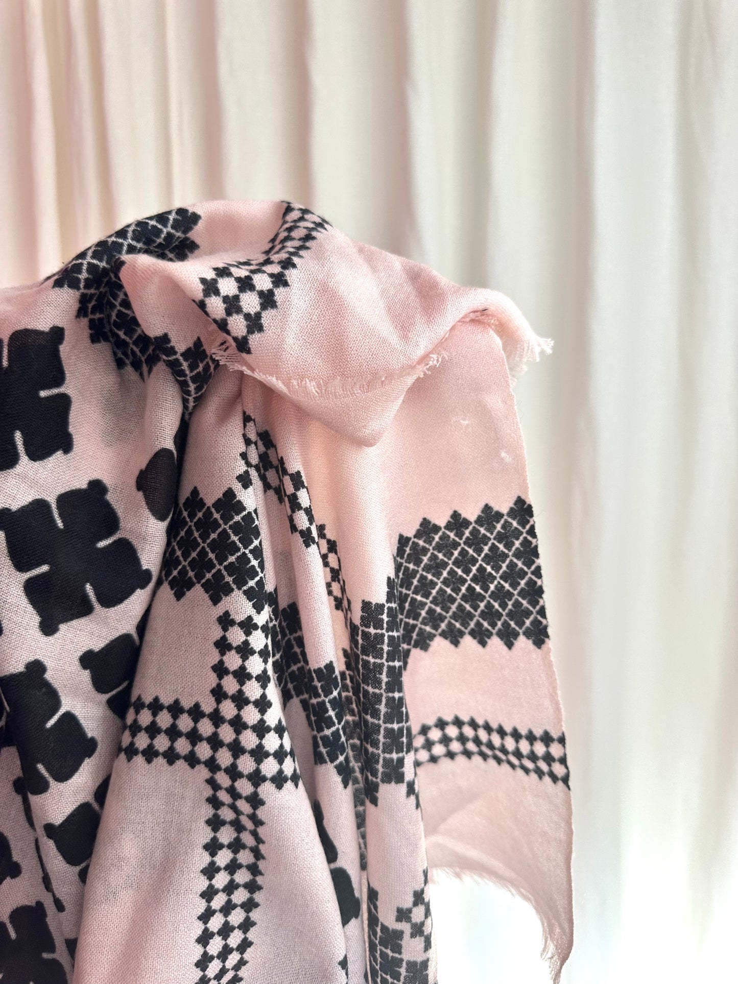 Sjaal By Malene Birger Ottinea lichtroze,zwart