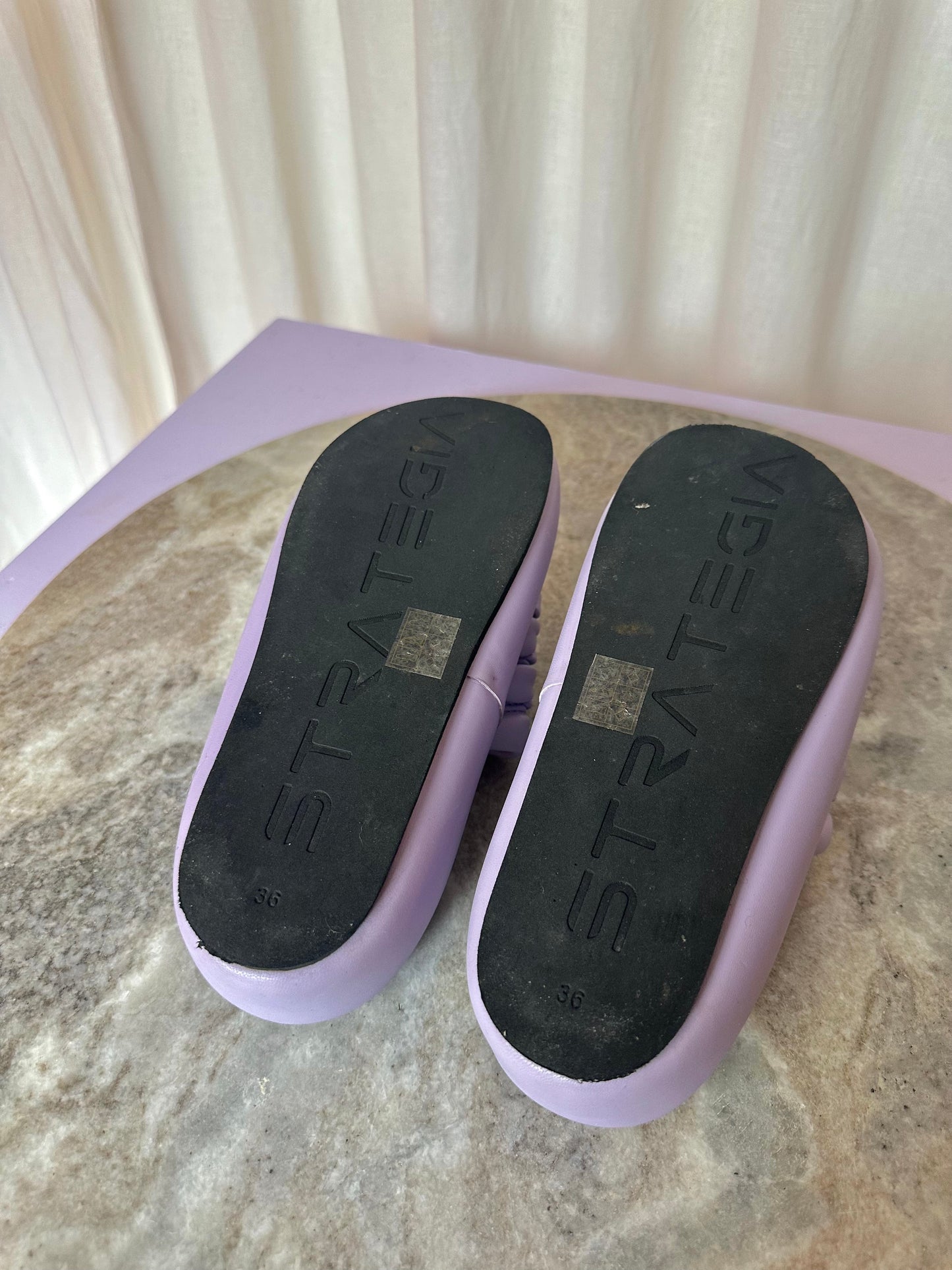 Slippers Strategia lila maat 36