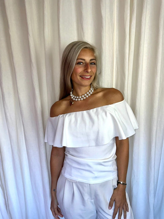 Top off shoulder ruche creme onesize