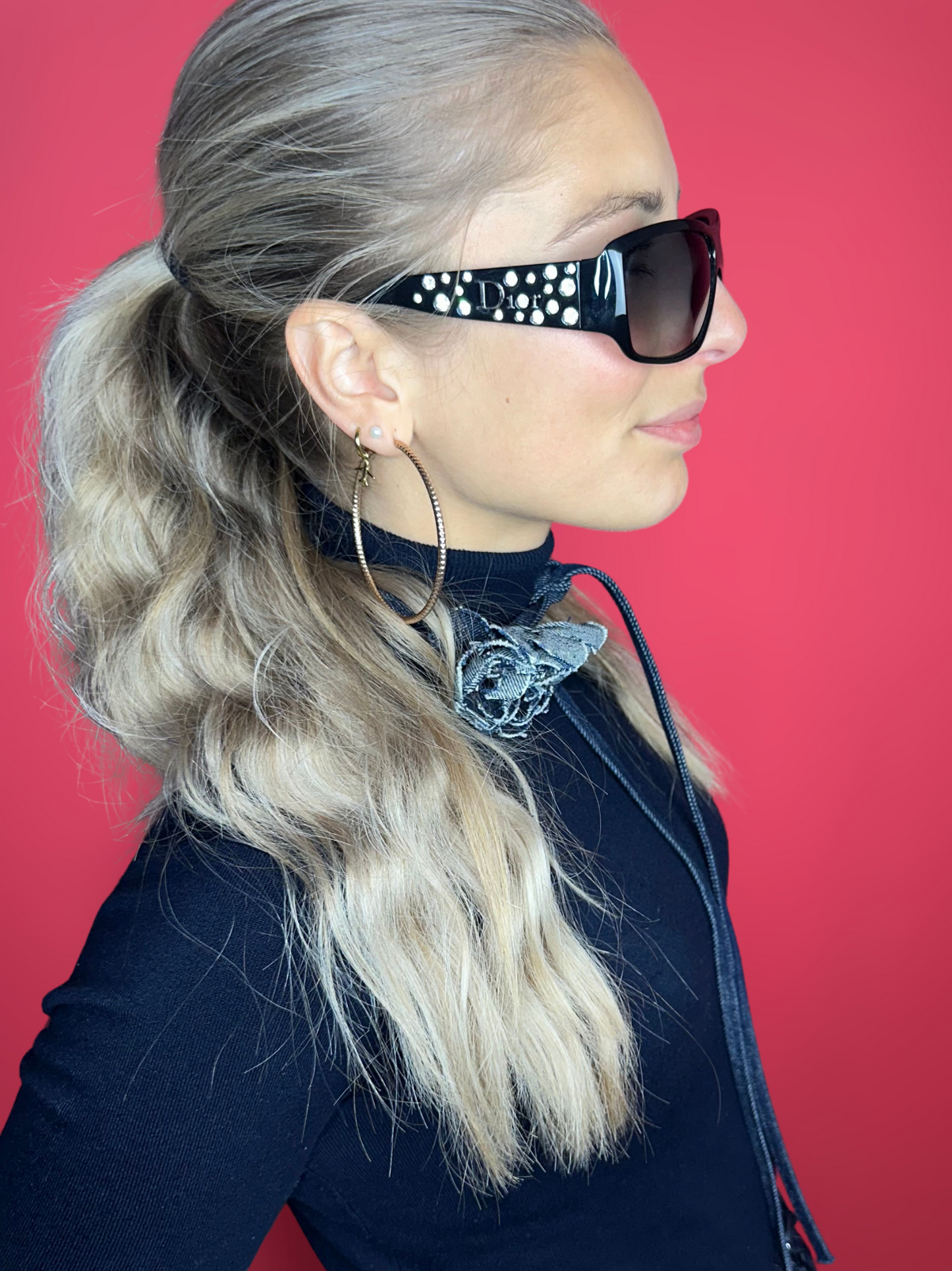 Lunettes de soleil Dior – monture noire avec détails en strass