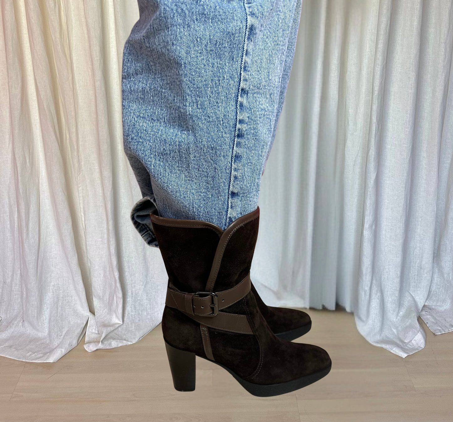 Laarsjes Tod's donkerbruin - Maat 39