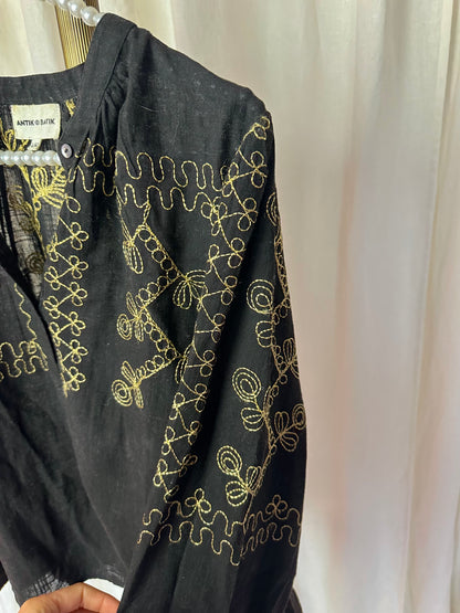 Blouse Antik Batik zwart geborduurd goud - maat L