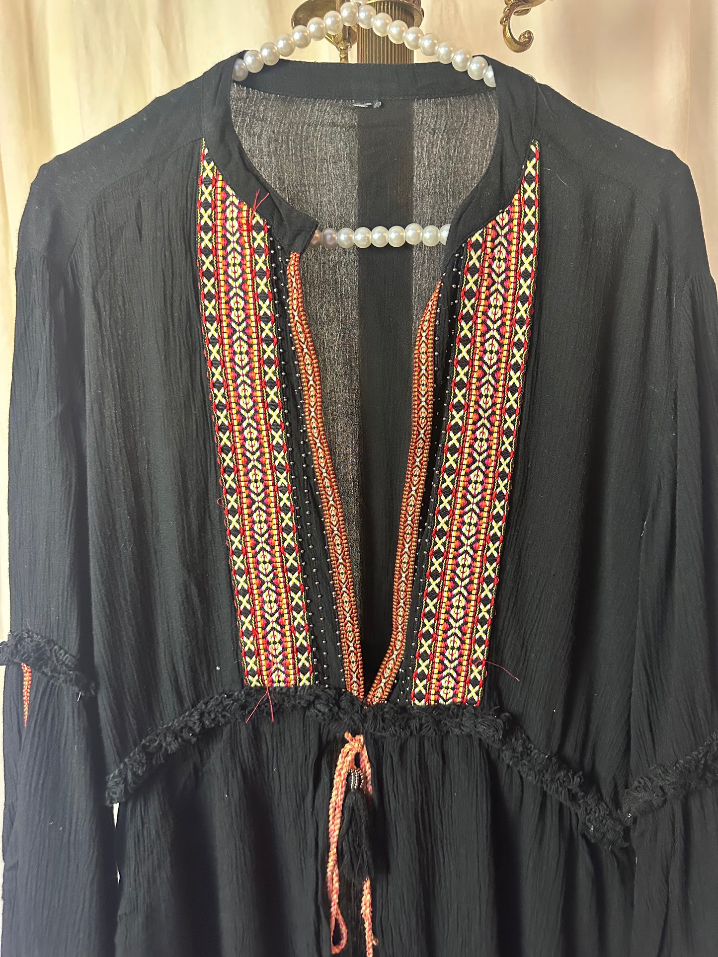 Blouse Eksept embroidered aztec print maat XL