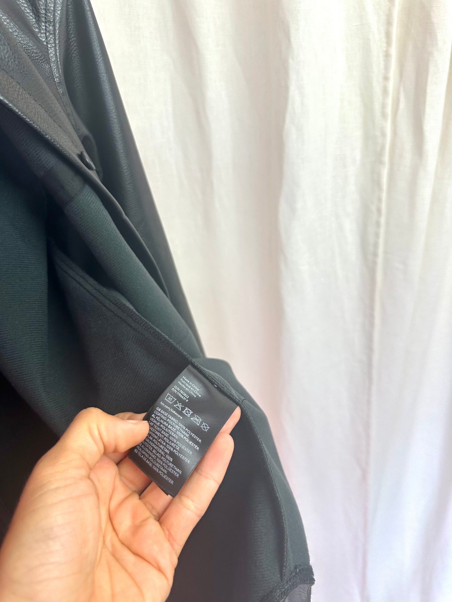 Blouse H&M lederlook zwart maat XS