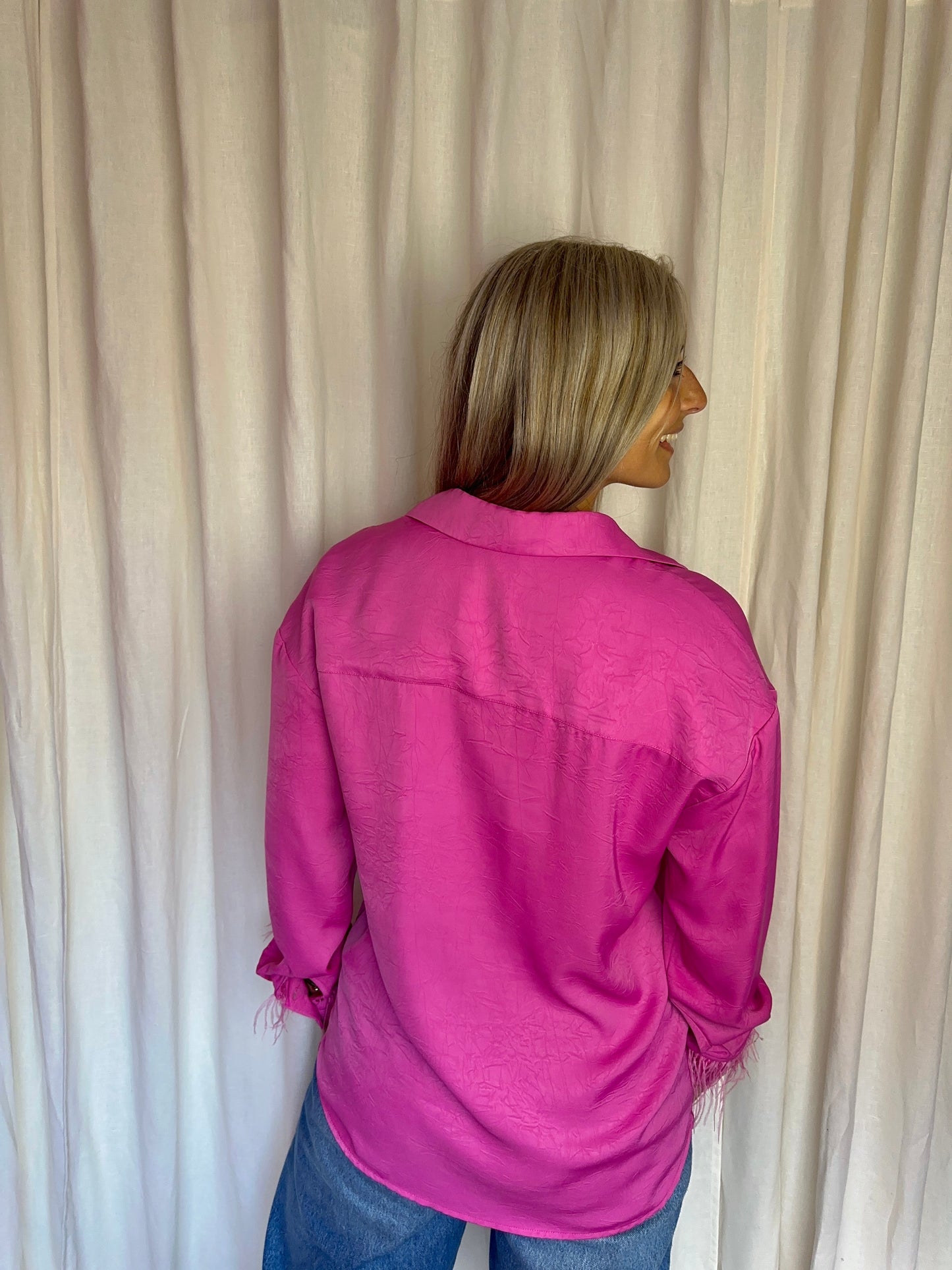 Blouse Shoeby feather satin veren fuchsia maat XS