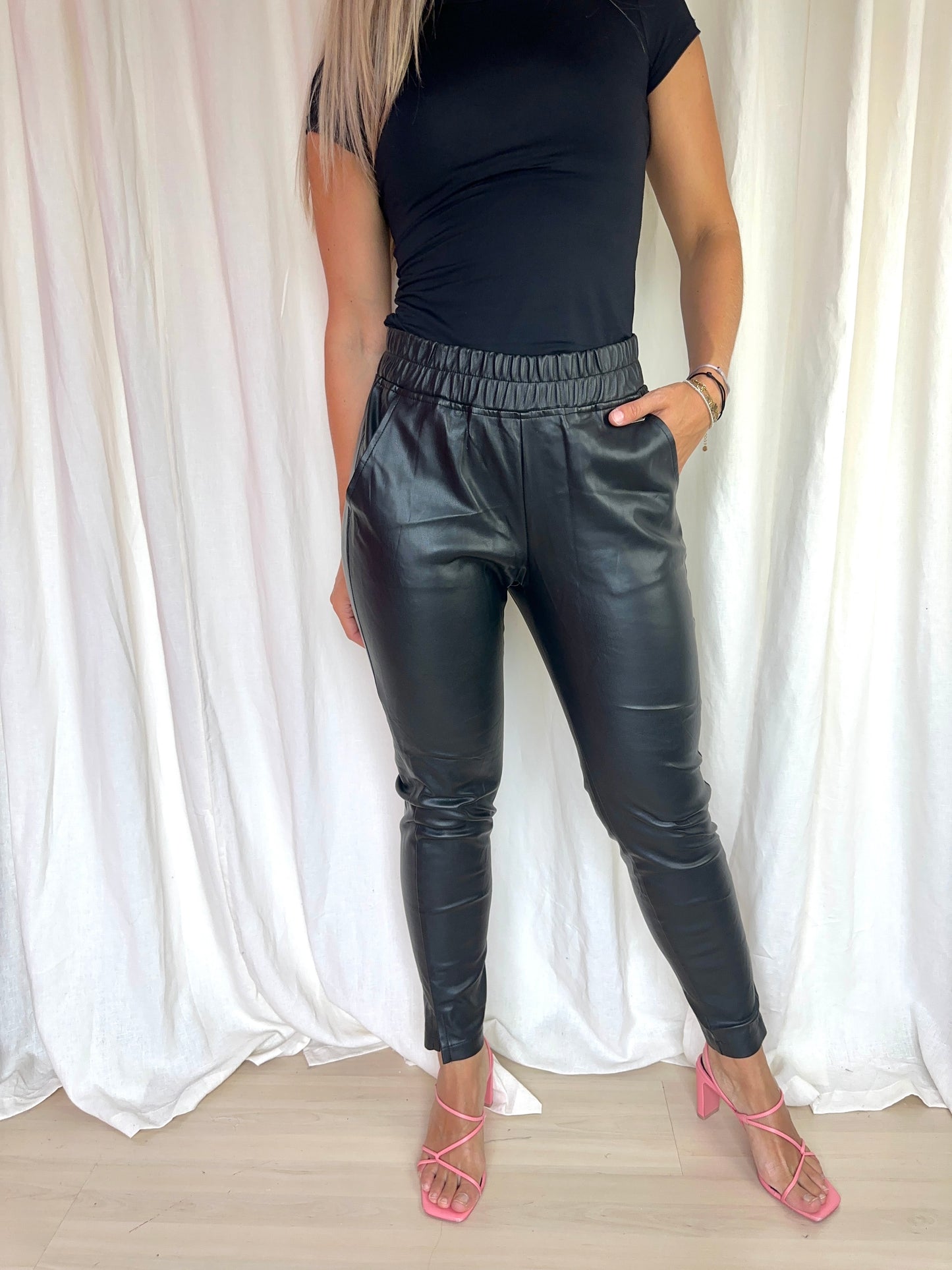 Broek Ambika lederlook zwart - Maat XL