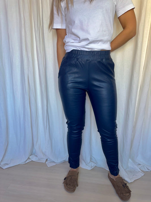 Broek Just Dai lederlook donkerblauw maat L