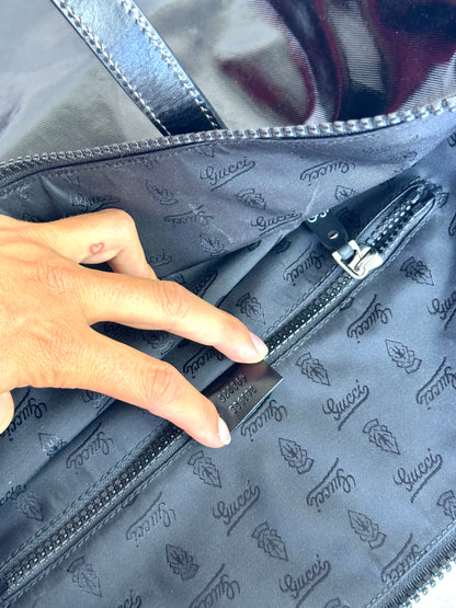 Gucci emblem tote bag lak zwart