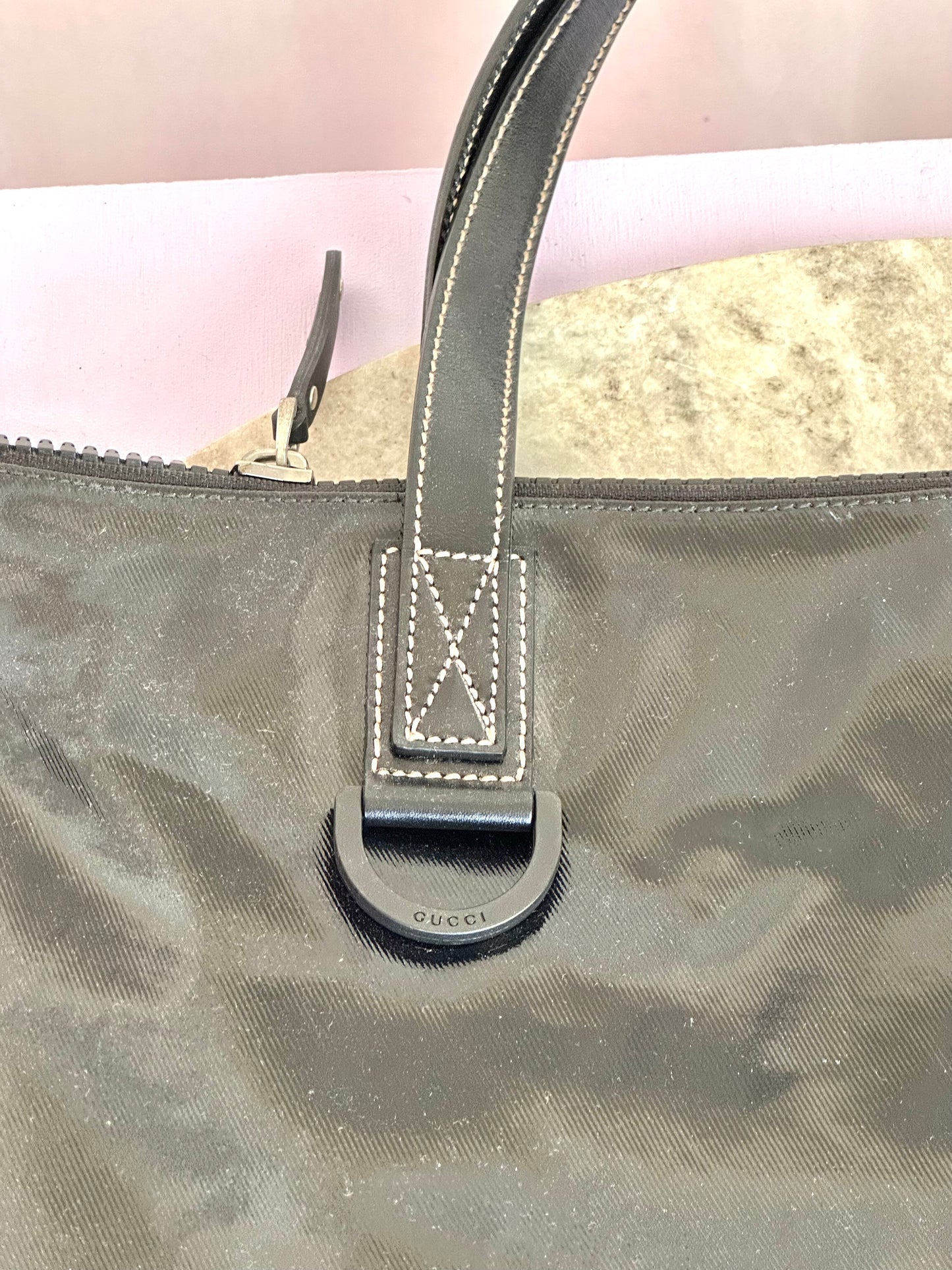 Gucci emblem tote bag lak zwart