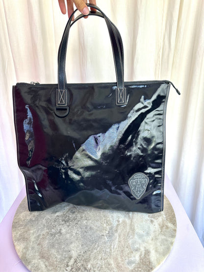Gucci emblem tote bag lak zwart