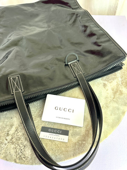 Gucci emblem tote bag lak zwart