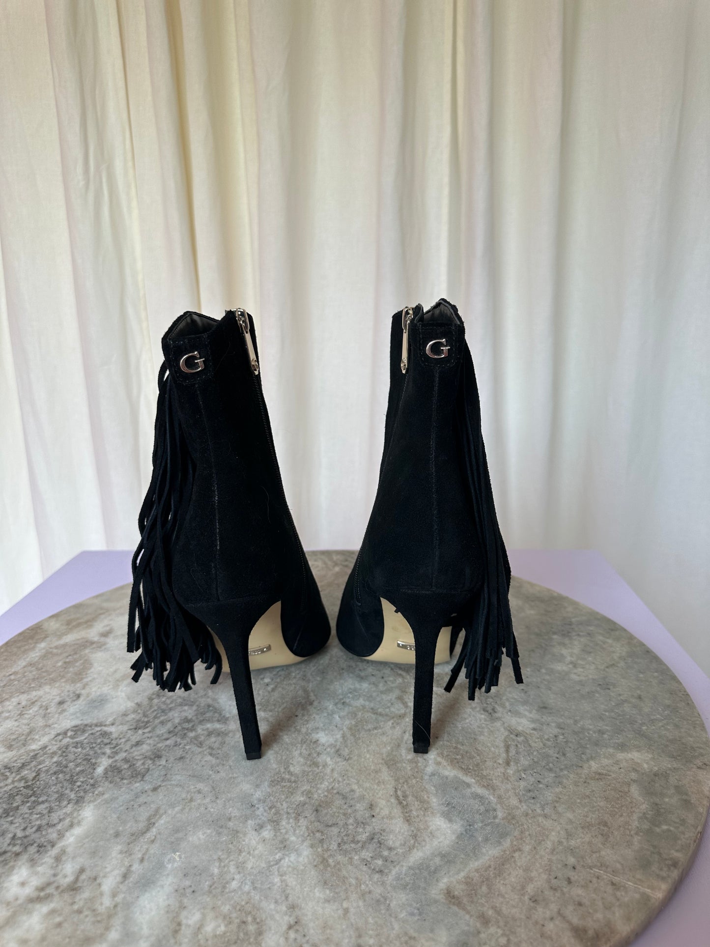 Hakken Guess franjes zwart - Maat 41